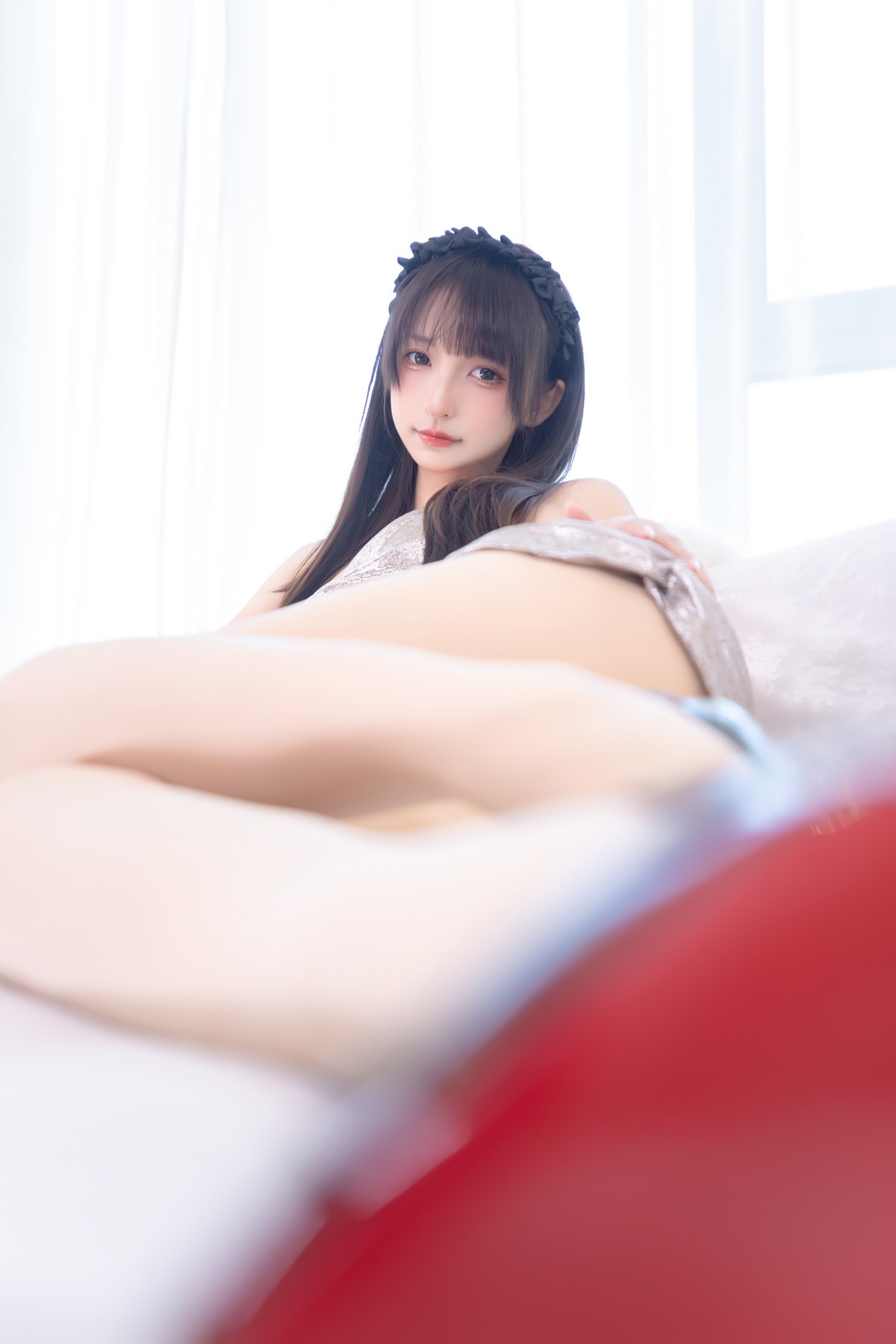 xgyw.top_萝莉美女神楽坂真冬午后红茶主题私房低胸吊带裙配超薄肉丝秀翘臀诱惑写真75P