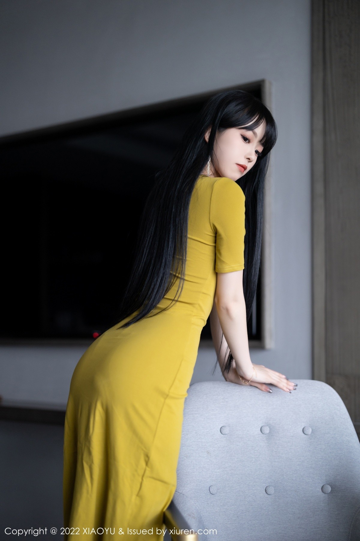 xgyw.top_[XiaoYu画语界]Vol.829_模特奶瓶私房淡蓝围裙配超薄白丝半脱露丁字裤秀翘臀诱惑写真0P