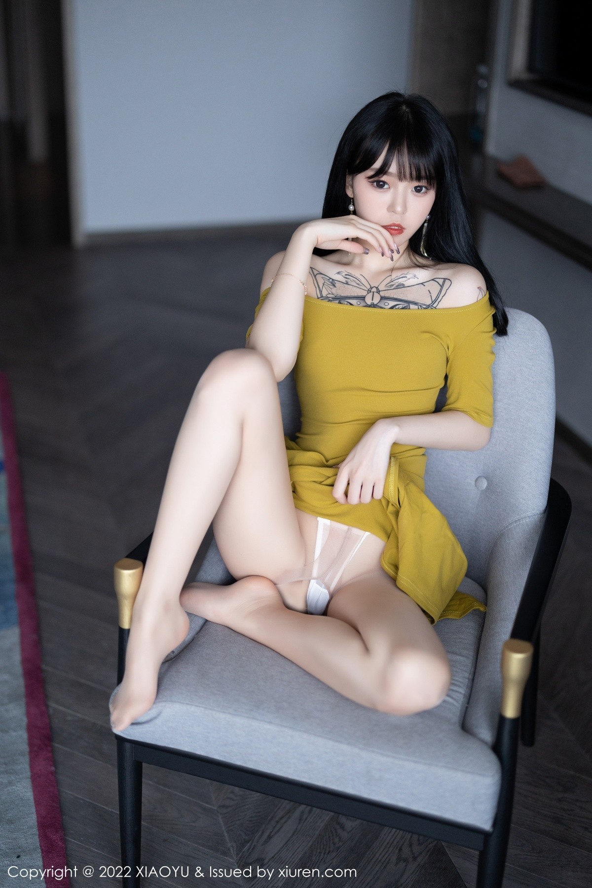 xgyw.top_[XiaoYu画语界]Vol.829_模特奶瓶私房淡蓝围裙配超薄白丝半脱露丁字裤秀翘臀诱惑写真0P