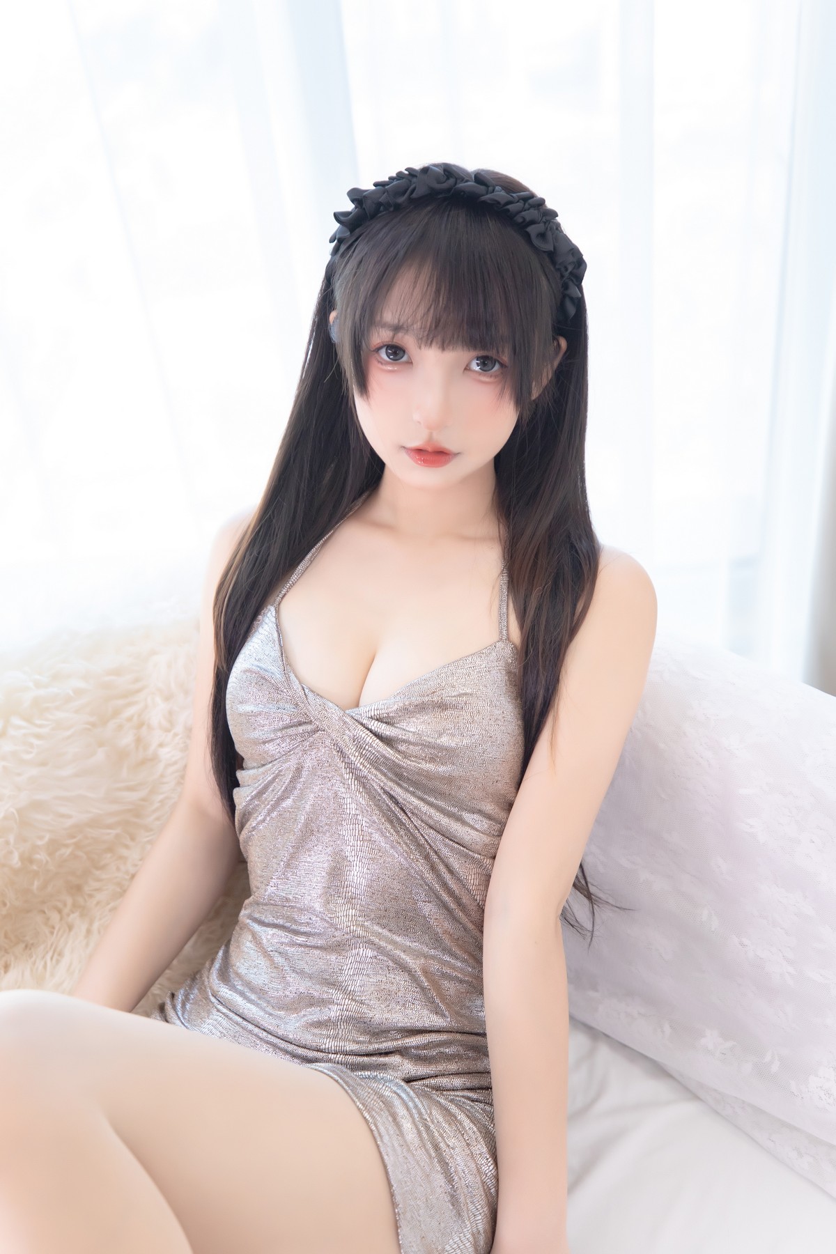 xgyw.top_萝莉美女神楽坂真冬午后红茶主题私房低胸吊带裙配超薄肉丝秀翘臀诱惑写真75P