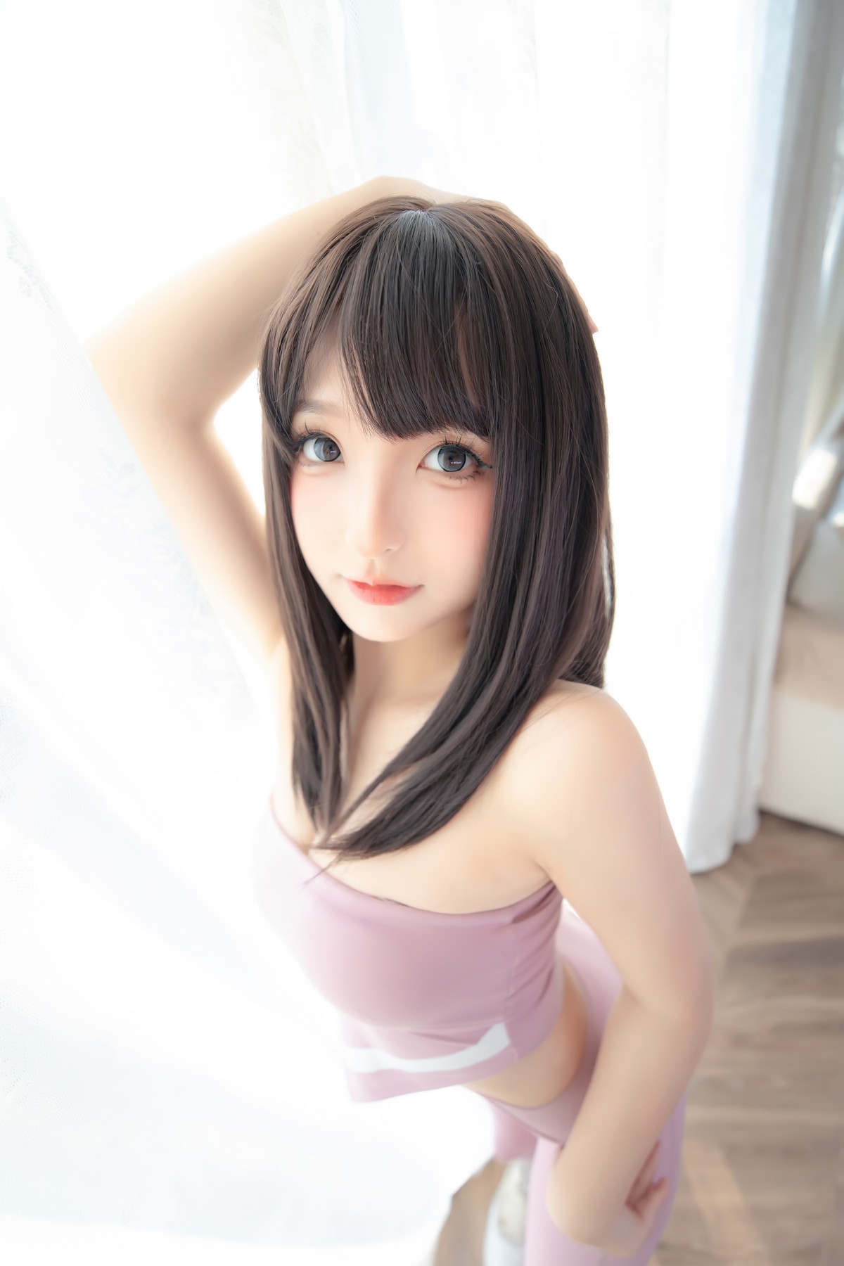 xgyw.top_萝莉美女神楽坂真冬草莓蜜桃主题私房性感粉色运动服饰秀完美身材诱惑写真75P