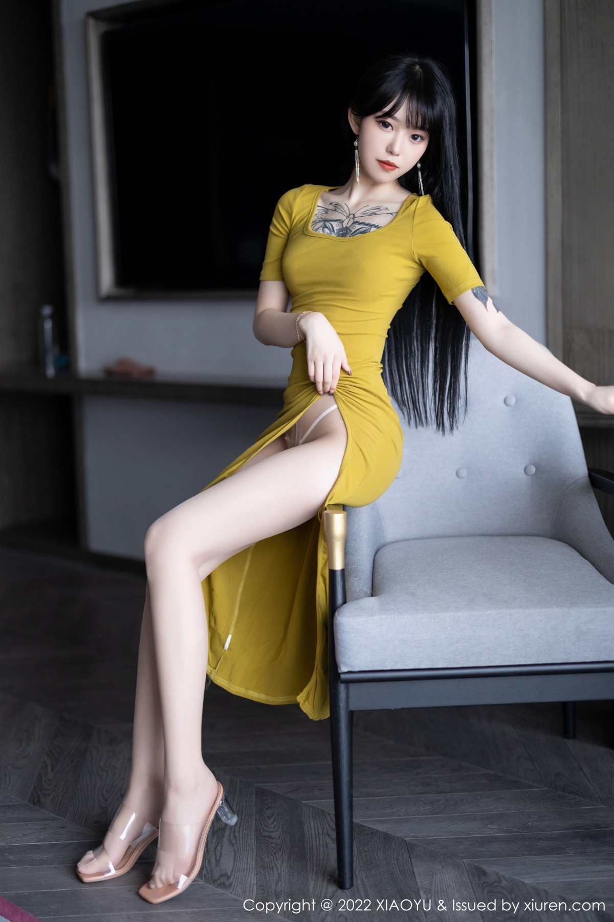 xgyw.top_[XiaoYu画语界]Vol.829_模特奶瓶私房淡蓝围裙配超薄白丝半脱露丁字裤秀翘臀诱惑写真0P