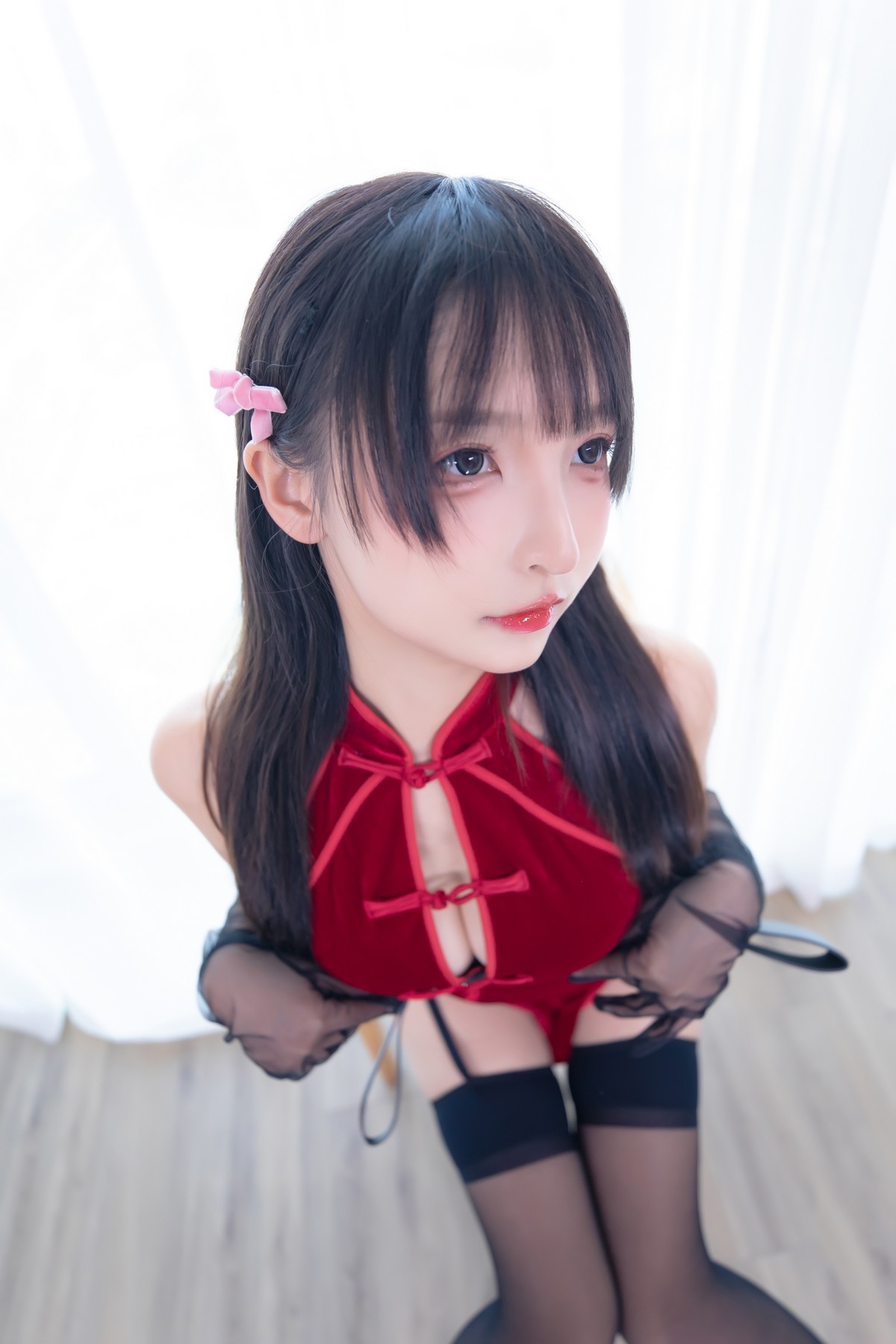 xgyw.top_萝莉美女神楽坂真冬甜蜜皮鞭主题私房性感红色旗袍配黑丝吊袜极致魅惑写真75P