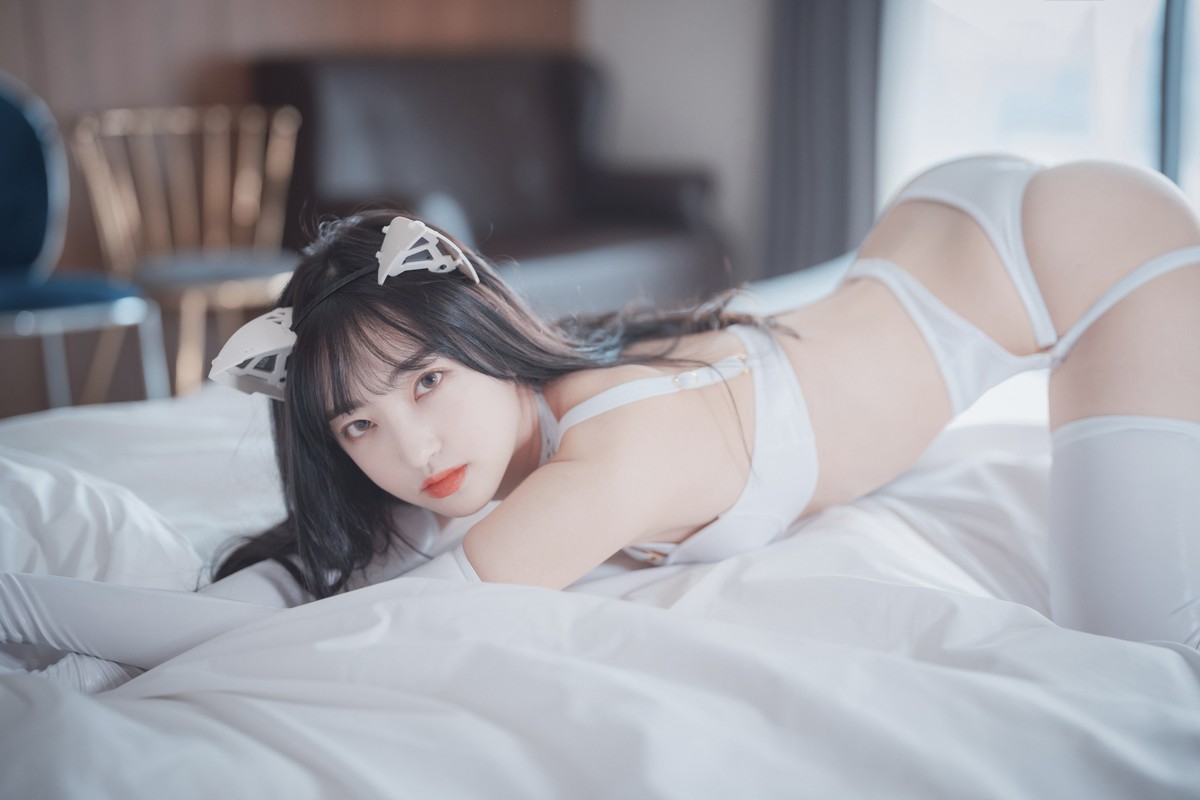 xgyw.top_[DJAWA]No.152_模特Hanari_Snow Cat主题私房床上性感白色内衣配白丝袜诱惑写真119P