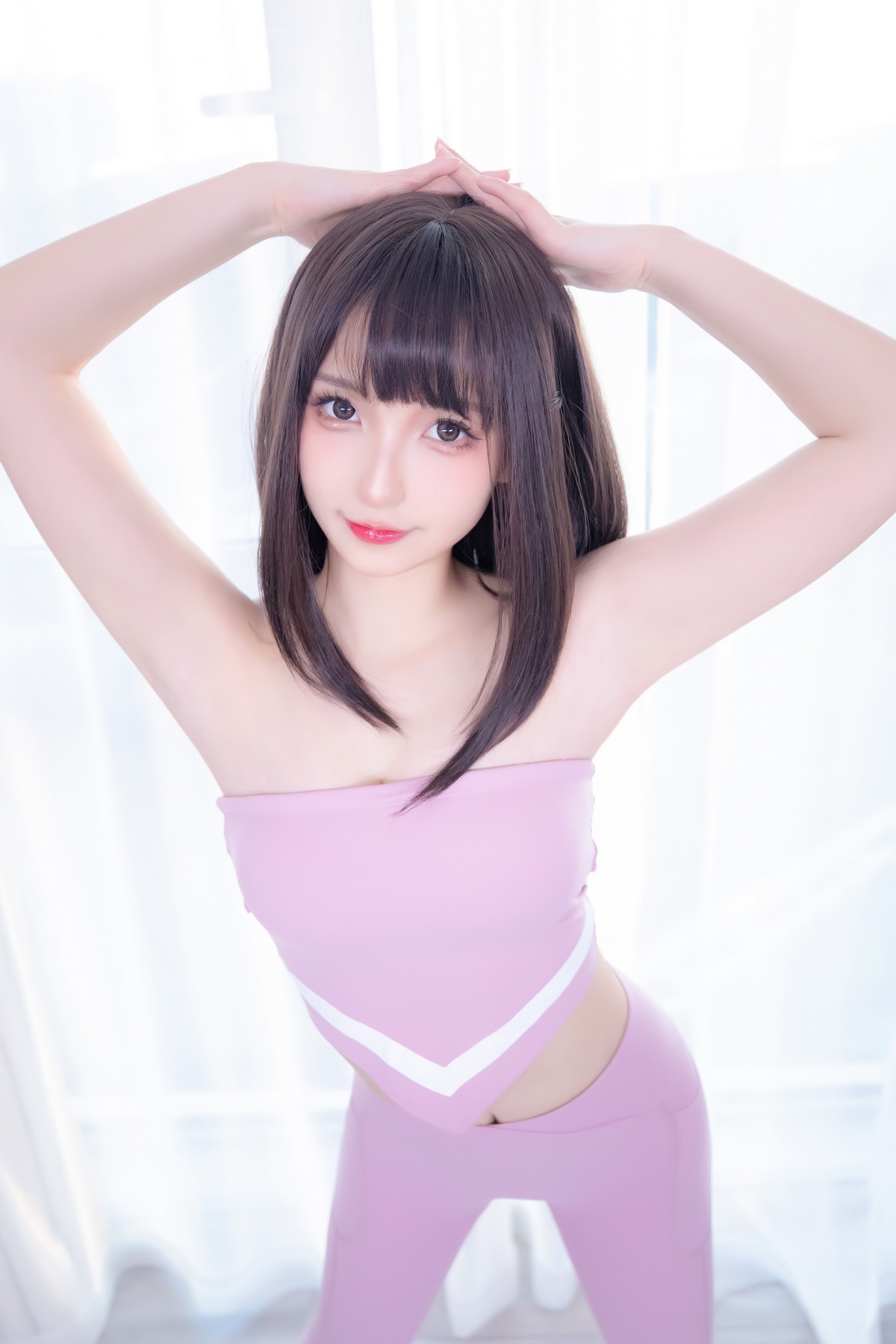 xgyw.top_萝莉美女神楽坂真冬草莓蜜桃主题私房性感粉色运动服饰秀完美身材诱惑写真75P