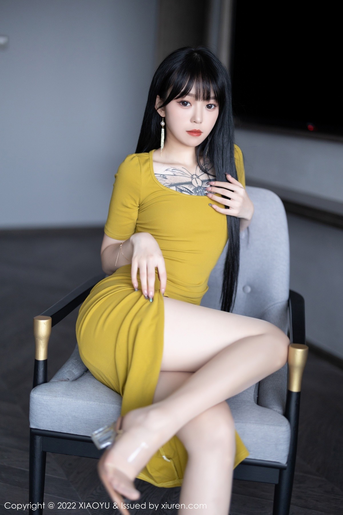 xgyw.top_[XiaoYu画语界]Vol.829_模特奶瓶私房淡蓝围裙配超薄白丝半脱露丁字裤秀翘臀诱惑写真0P