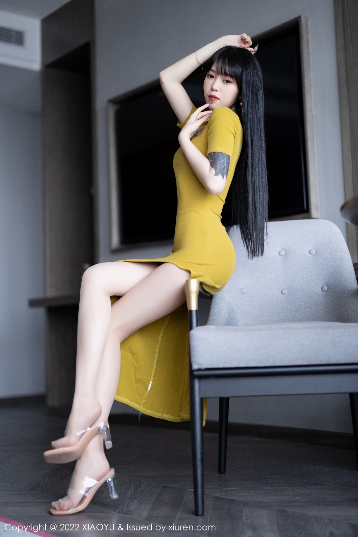 xgyw.top_[XiaoYu画语界]Vol.829_模特奶瓶私房淡蓝围裙配超薄白丝半脱露丁字裤秀翘臀诱惑写真0P
