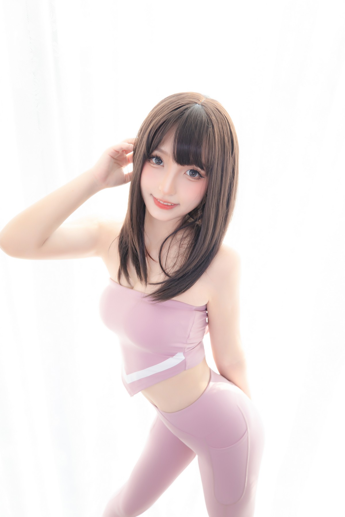 xgyw.top_萝莉美女神楽坂真冬草莓蜜桃主题私房性感粉色运动服饰秀完美身材诱惑写真75P