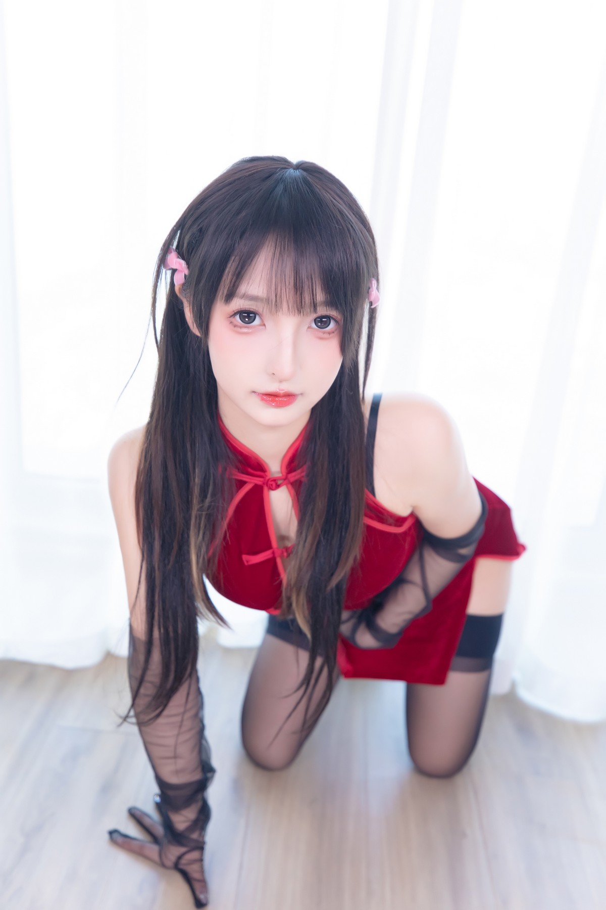 xgyw.top_萝莉美女神楽坂真冬甜蜜皮鞭主题私房性感红色旗袍配黑丝吊袜极致魅惑写真75P