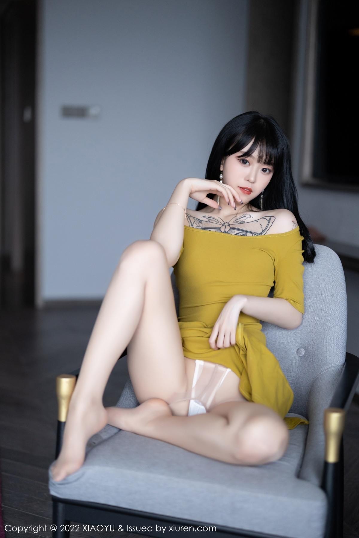 xgyw.top_[XiaoYu画语界]Vol.829_模特奶瓶私房淡蓝围裙配超薄白丝半脱露丁字裤秀翘臀诱惑写真0P