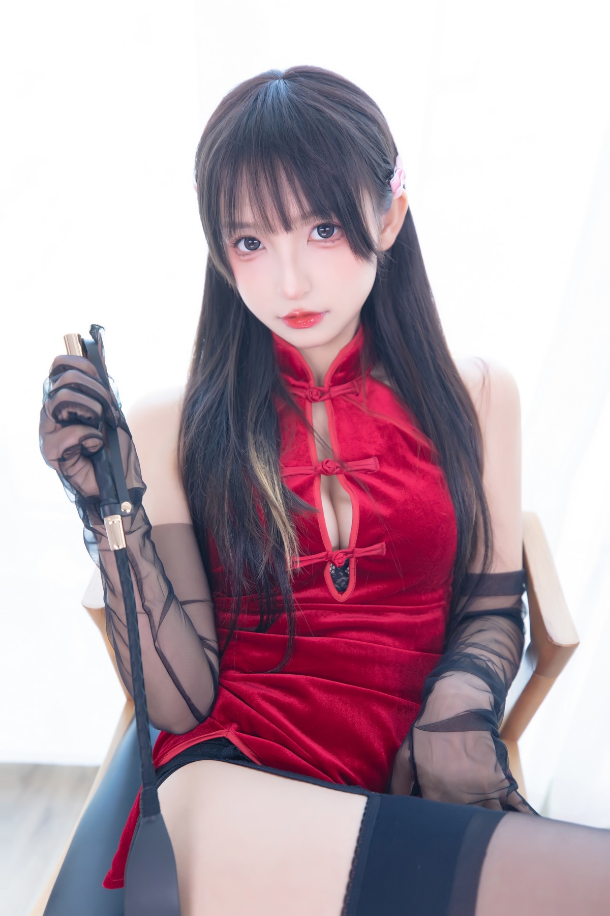xgyw.top_萝莉美女神楽坂真冬甜蜜皮鞭主题私房性感红色旗袍配黑丝吊袜极致魅惑写真75P