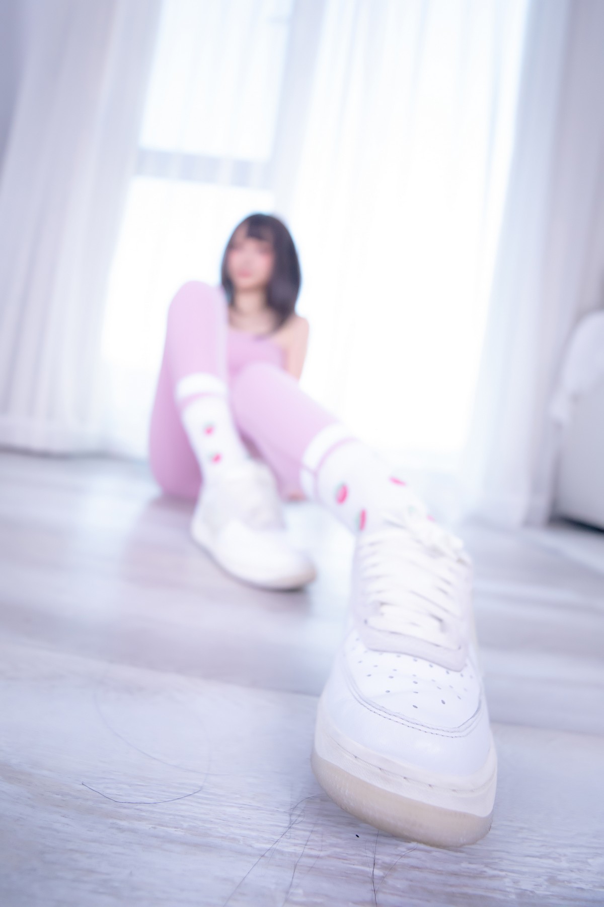 xgyw.top_萝莉美女神楽坂真冬草莓蜜桃主题私房性感粉色运动服饰秀完美身材诱惑写真75P
