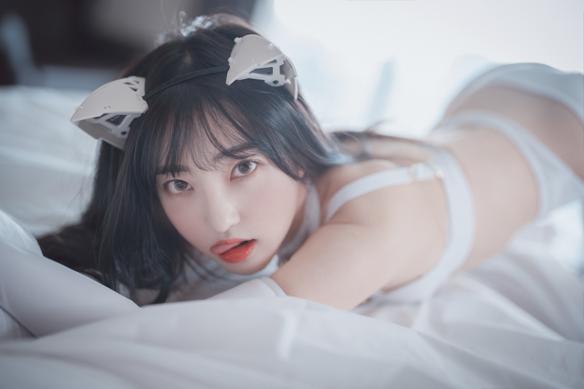 xgyw.top_[DJAWA]No.152_模特Hanari_Snow Cat主题私房床上性感白色内衣配白丝袜诱惑写真119P