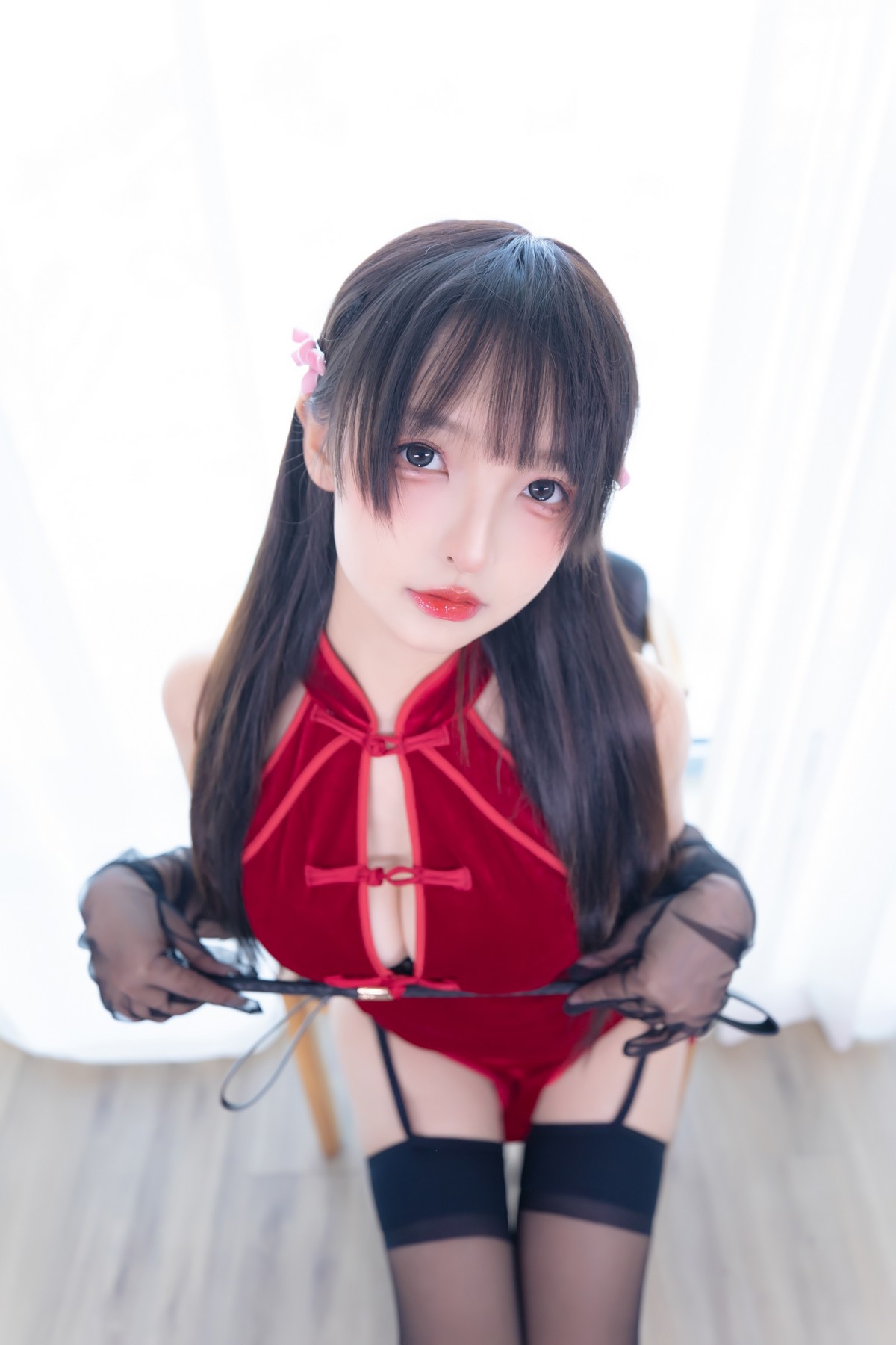 xgyw.top_萝莉美女神楽坂真冬甜蜜皮鞭主题私房性感红色旗袍配黑丝吊袜极致魅惑写真75P