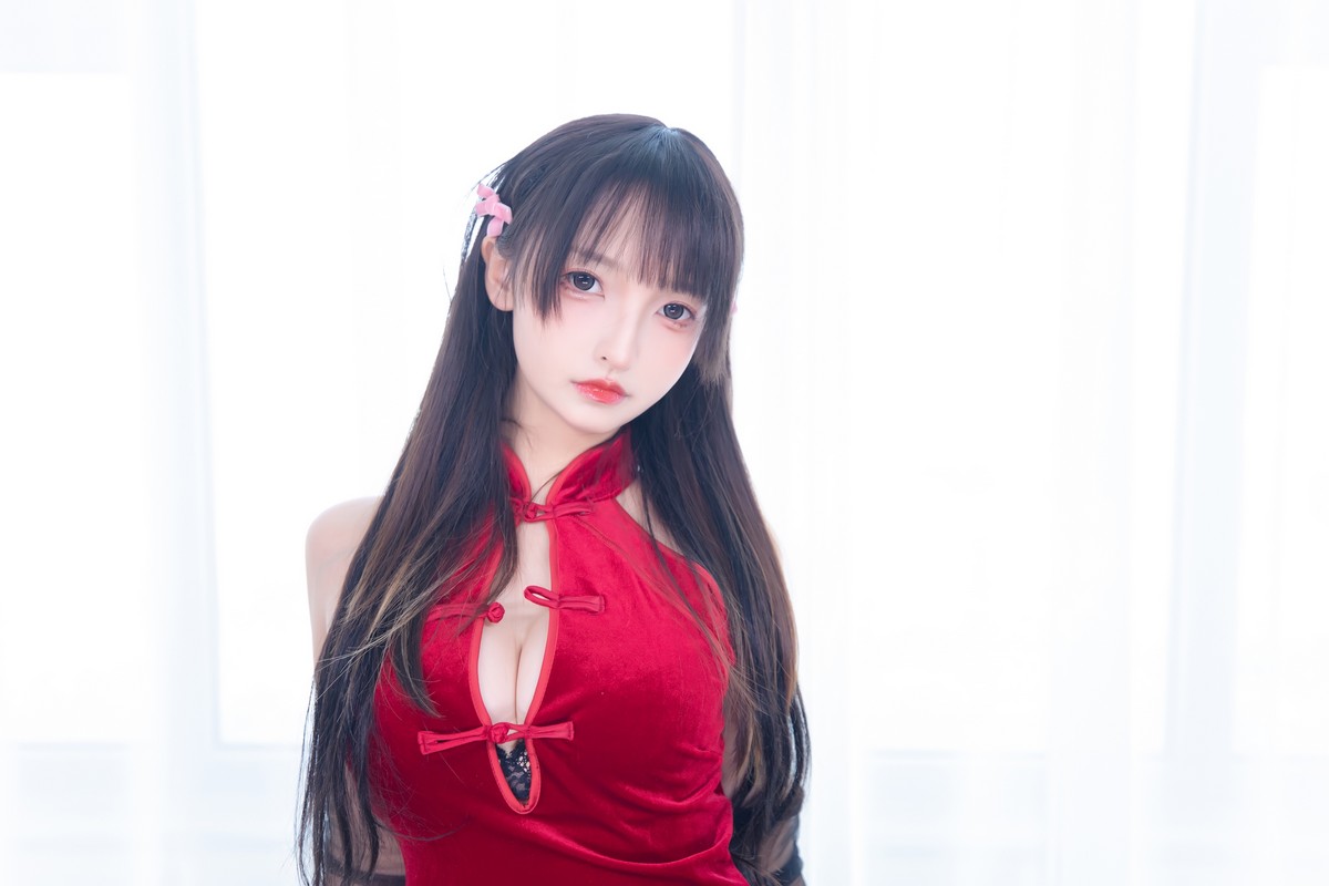 xgyw.top_萝莉美女神楽坂真冬甜蜜皮鞭主题私房性感红色旗袍配黑丝吊袜极致魅惑写真75P