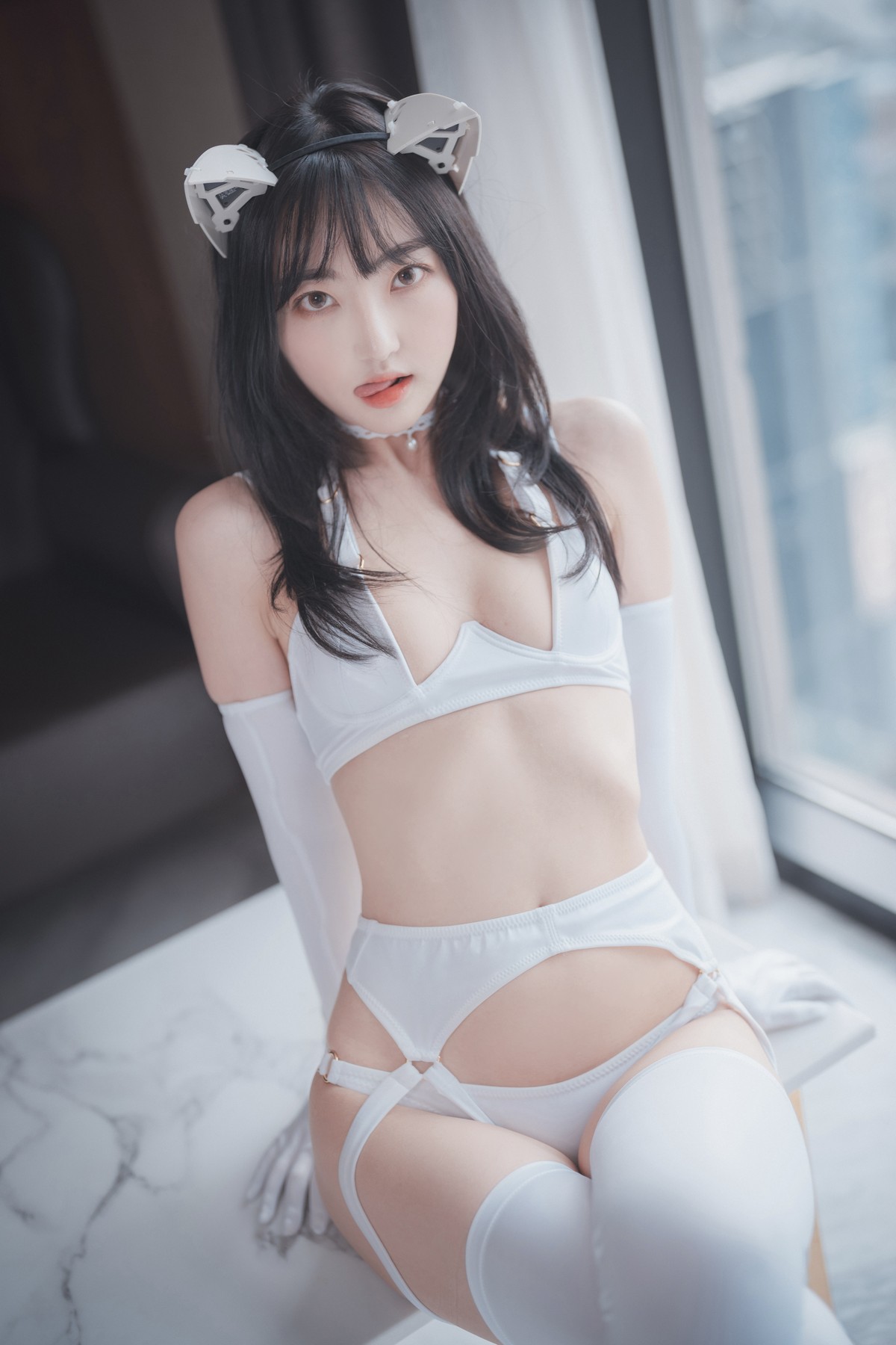 xgyw.top_[DJAWA]No.152_模特Hanari_Snow Cat主题私房床上性感白色内衣配白丝袜诱惑写真119P