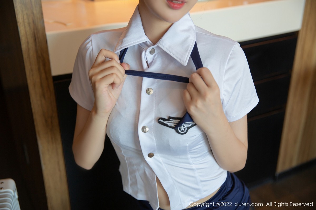 xgyw.top_[XiuRen秀人网]No.5343_模特江真真半脱空姐制服露黑色蕾丝内衣开档黑丝迷人诱惑写真80P