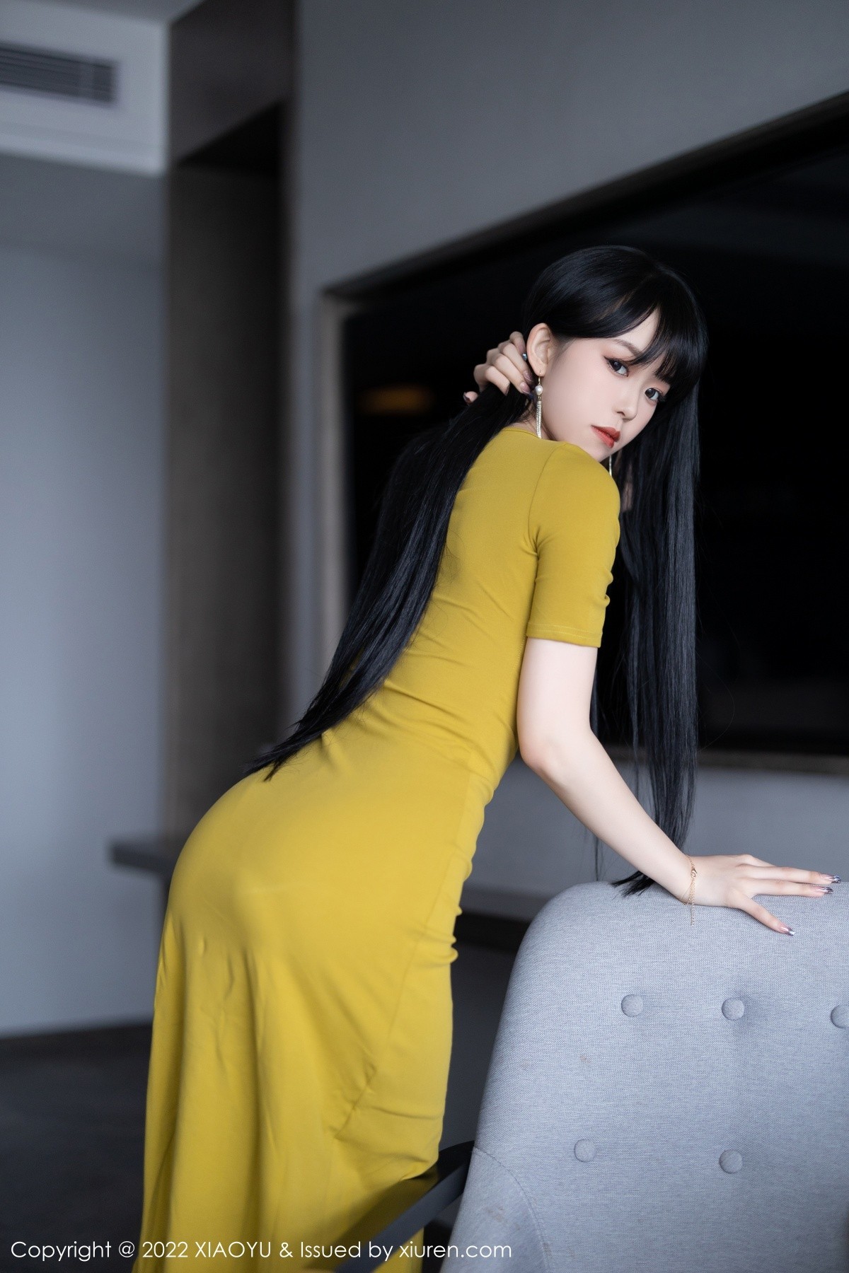 xgyw.top_[XiaoYu画语界]Vol.829_模特奶瓶私房淡蓝围裙配超薄白丝半脱露丁字裤秀翘臀诱惑写真0P