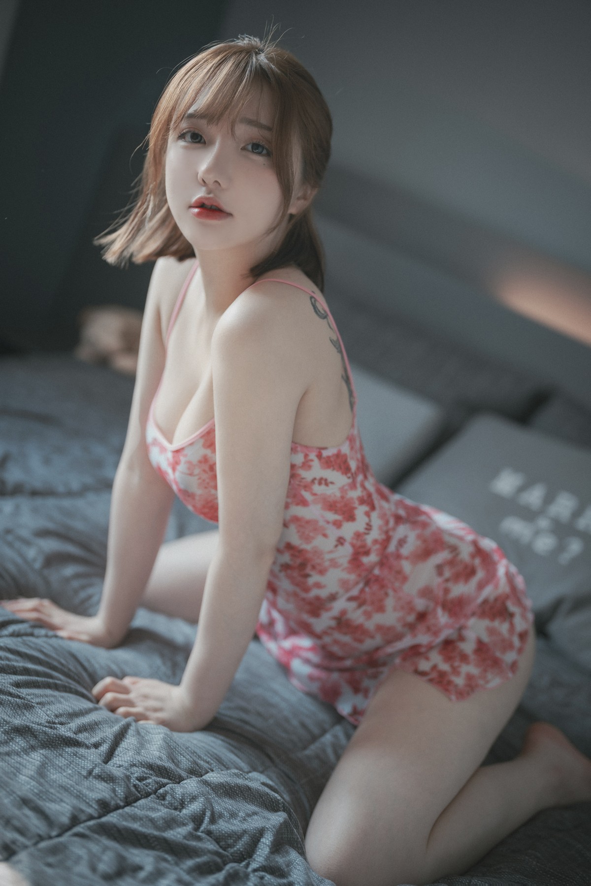xgyw.top_[DJAWA]No.154_模特Yeeun_Staycation主题性感粉色吊带 透视内衣惹火诱惑写真75P