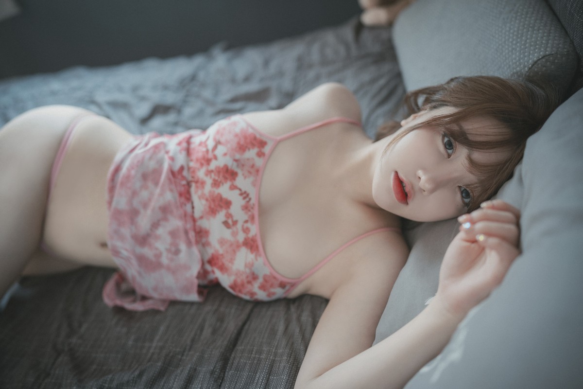 xgyw.top_[DJAWA]No.154_模特Yeeun_Staycation主题性感粉色吊带 透视内衣惹火诱惑写真75P