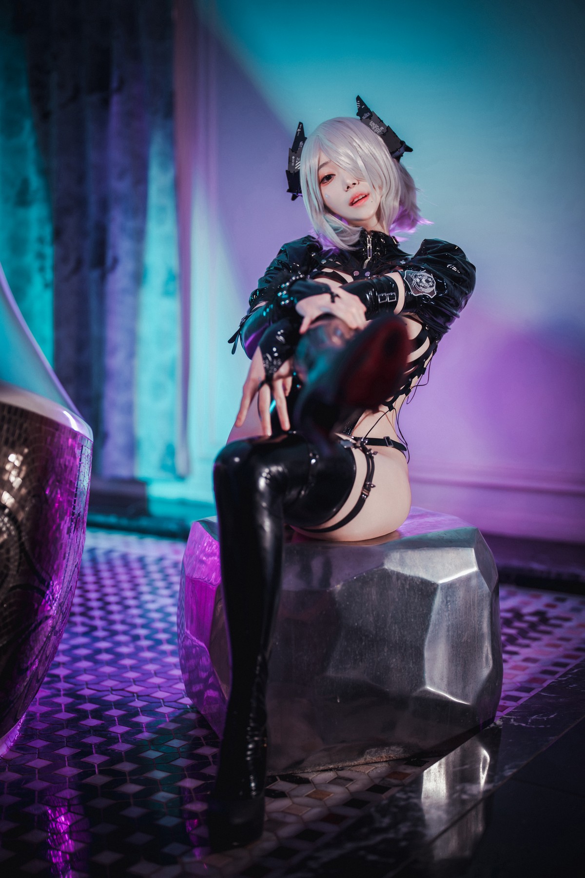xgyw.top_[DJAWA]No.155_模特Bambi_Succubus 2B主题皮质情趣服饰半脱秀豪乳翘臀诱惑写真119P