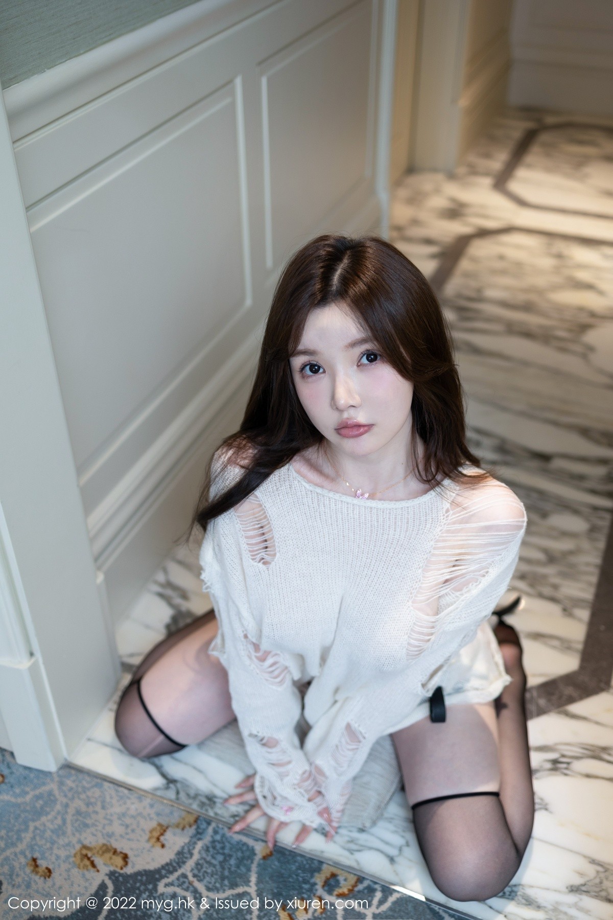 xgyw.top_[MyGirl美媛馆]Vol.634_模特糯美子私房白色轻透宽松上衣配黑丝袜秀完美身材诱惑写真68P