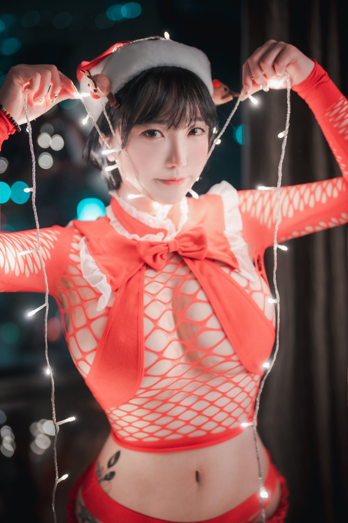 xgyw.top_[DJAWA]No.159_模特Yeeun_Christmas Special 2021主题红色网格服饰迷人诱惑写真103P