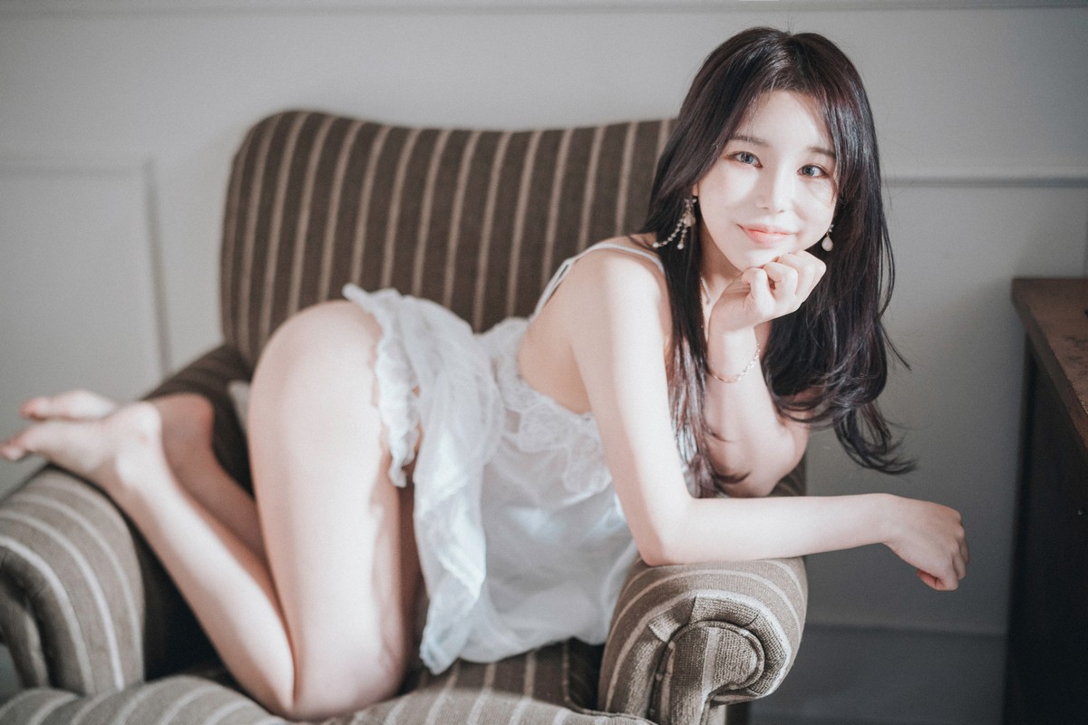 xgyw.top_[DJAWA]No.158_模特ZZYuri_Alluring White主题性感白色内衣配蕾丝吊袜诱惑写真44P