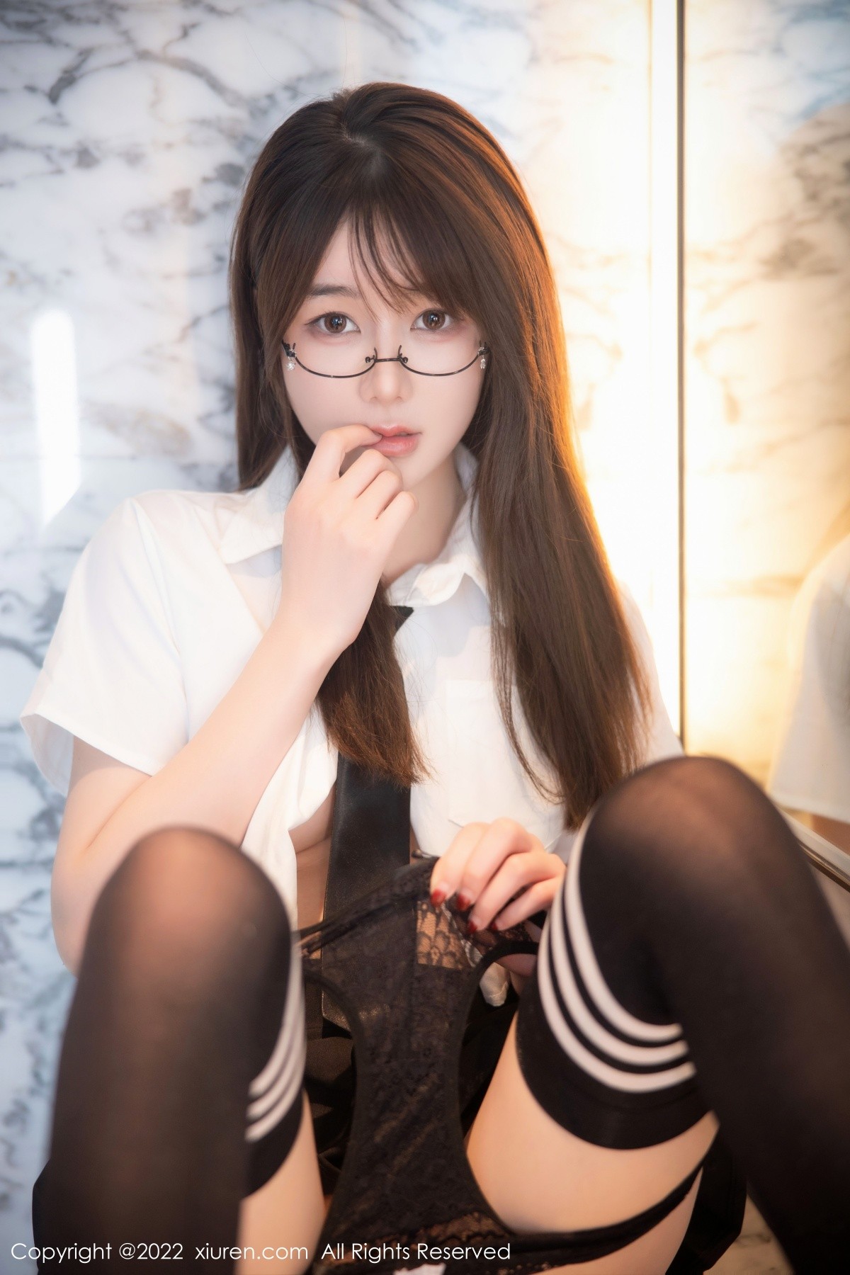 xgyw.top_XiuRen第5365期_模特婠婠么性感学妹制服白色短T配黑短裙秀曼妙身姿诱惑写真98P