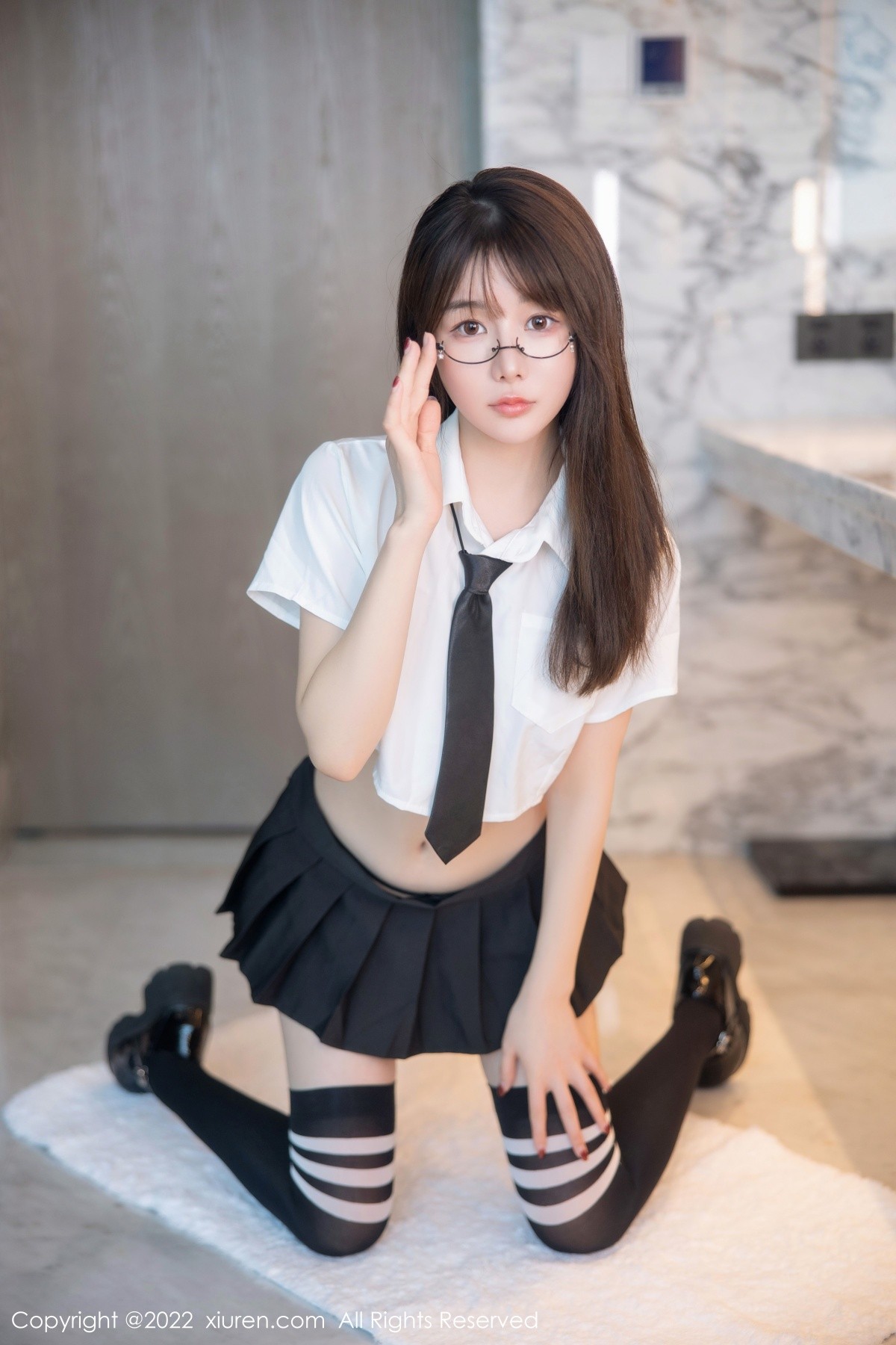 xgyw.top_XiuRen第5365期_模特婠婠么性感学妹制服白色短T配黑短裙秀曼妙身姿诱惑写真98P