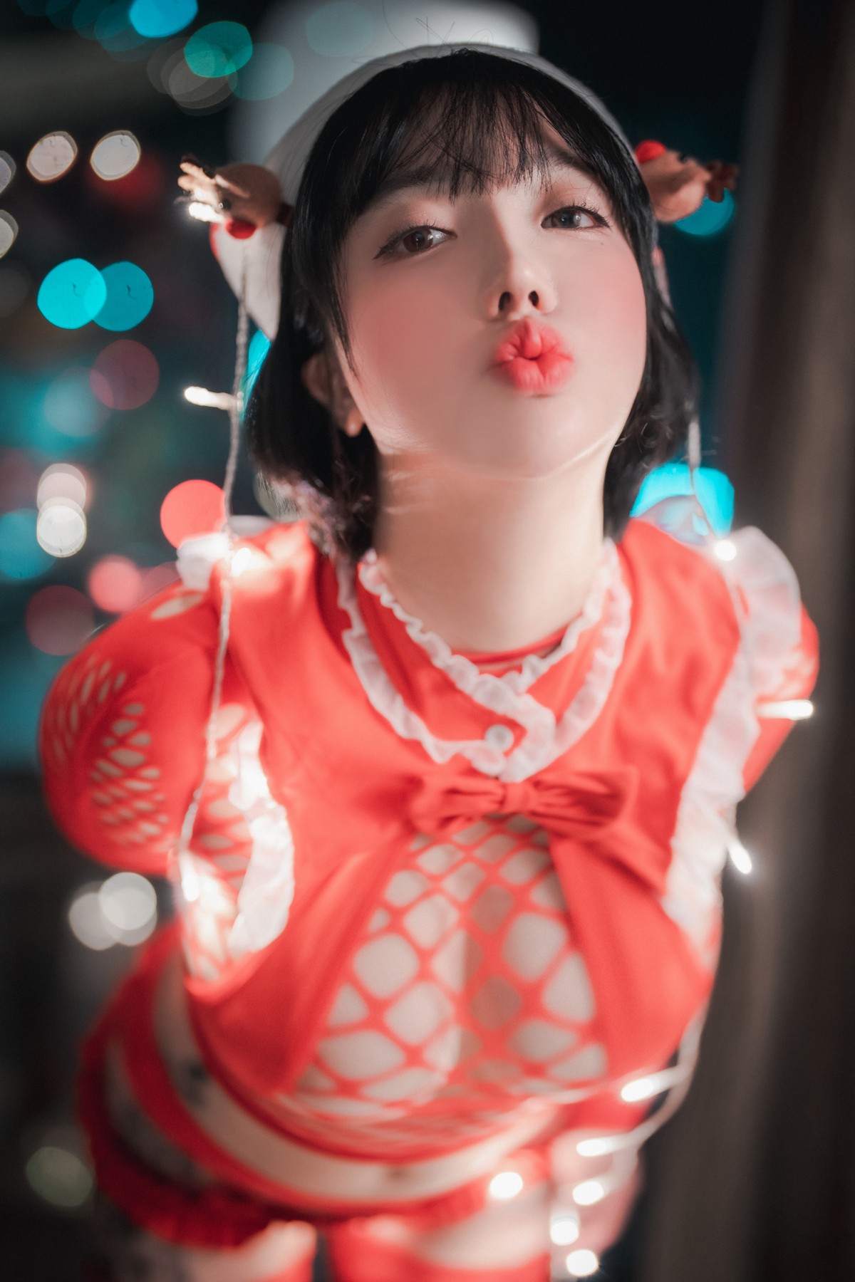 xgyw.top_[DJAWA]No.159_模特Yeeun_Christmas Special 2021主题红色网格服饰迷人诱惑写真103P