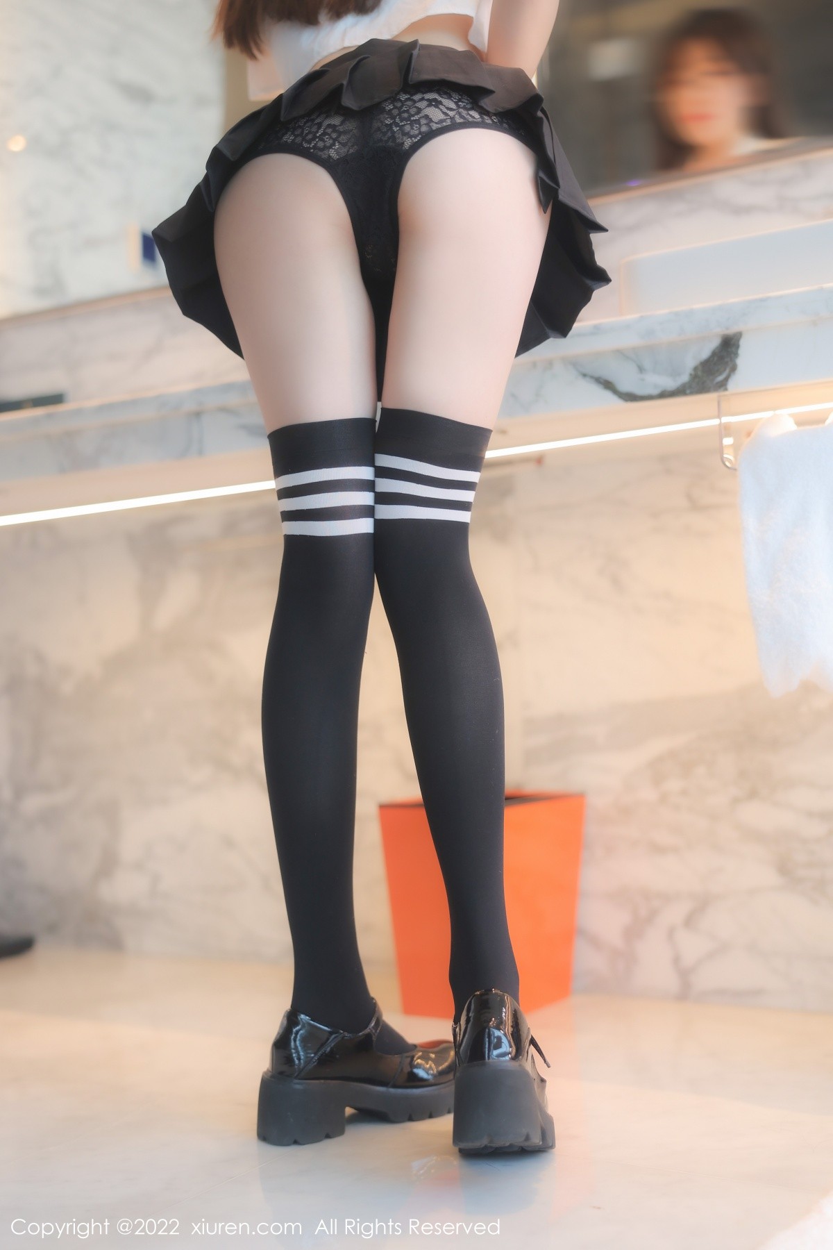 xgyw.top_XiuRen第5365期_模特婠婠么性感学妹制服白色短T配黑短裙秀曼妙身姿诱惑写真98P