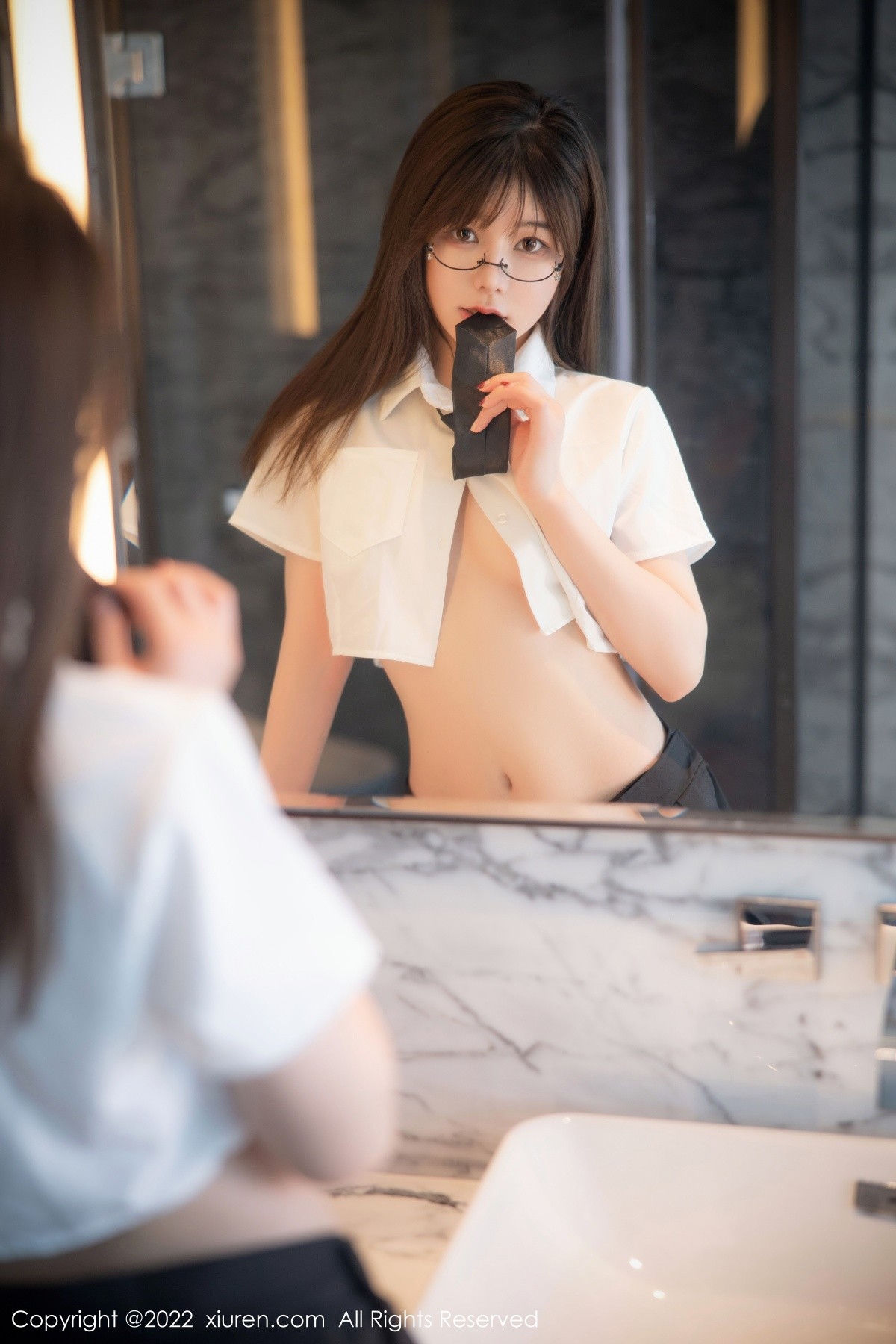 xgyw.top_XiuRen第5365期_模特婠婠么性感学妹制服白色短T配黑短裙秀曼妙身姿诱惑写真98P