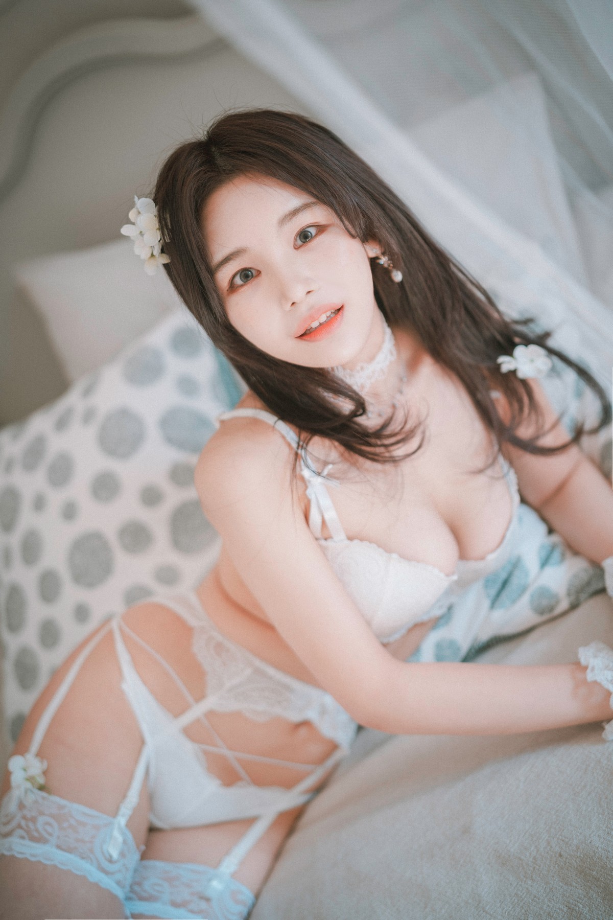 xgyw.top_[DJAWA]No.158_模特ZZYuri_Alluring White主题性感白色内衣配蕾丝吊袜诱惑写真44P