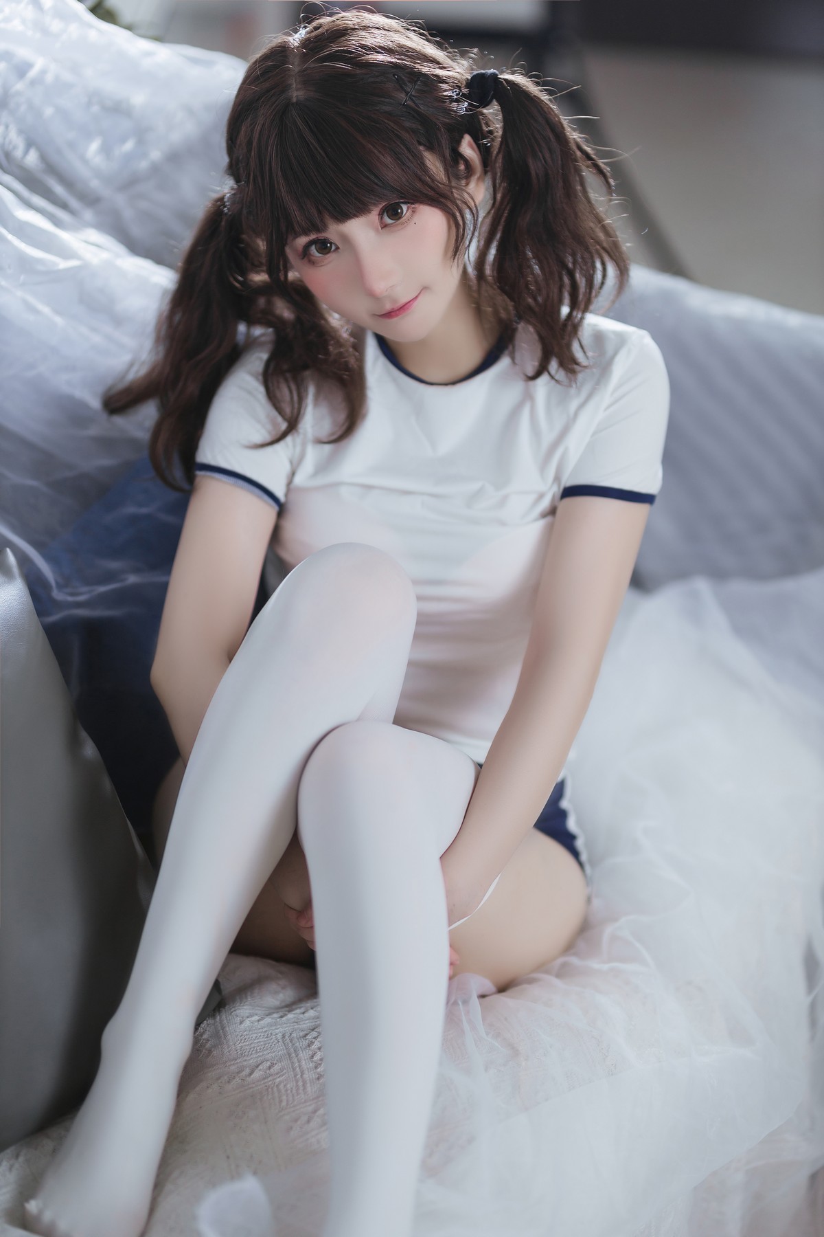 xgyw.top_网络美女是三不是世w束缚主题私房性感紧身运动服半脱秀丰满身材诱惑写真37P
