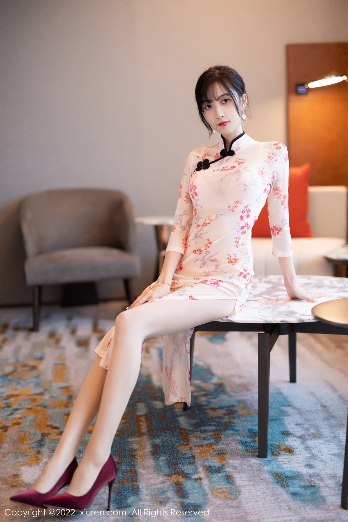 xgyw.top_[XiuRen秀人网]No.5366_模特林星阑厦门旅拍脱轻透旗袍露蕾丝内衣配超薄肉丝诱惑写真84P