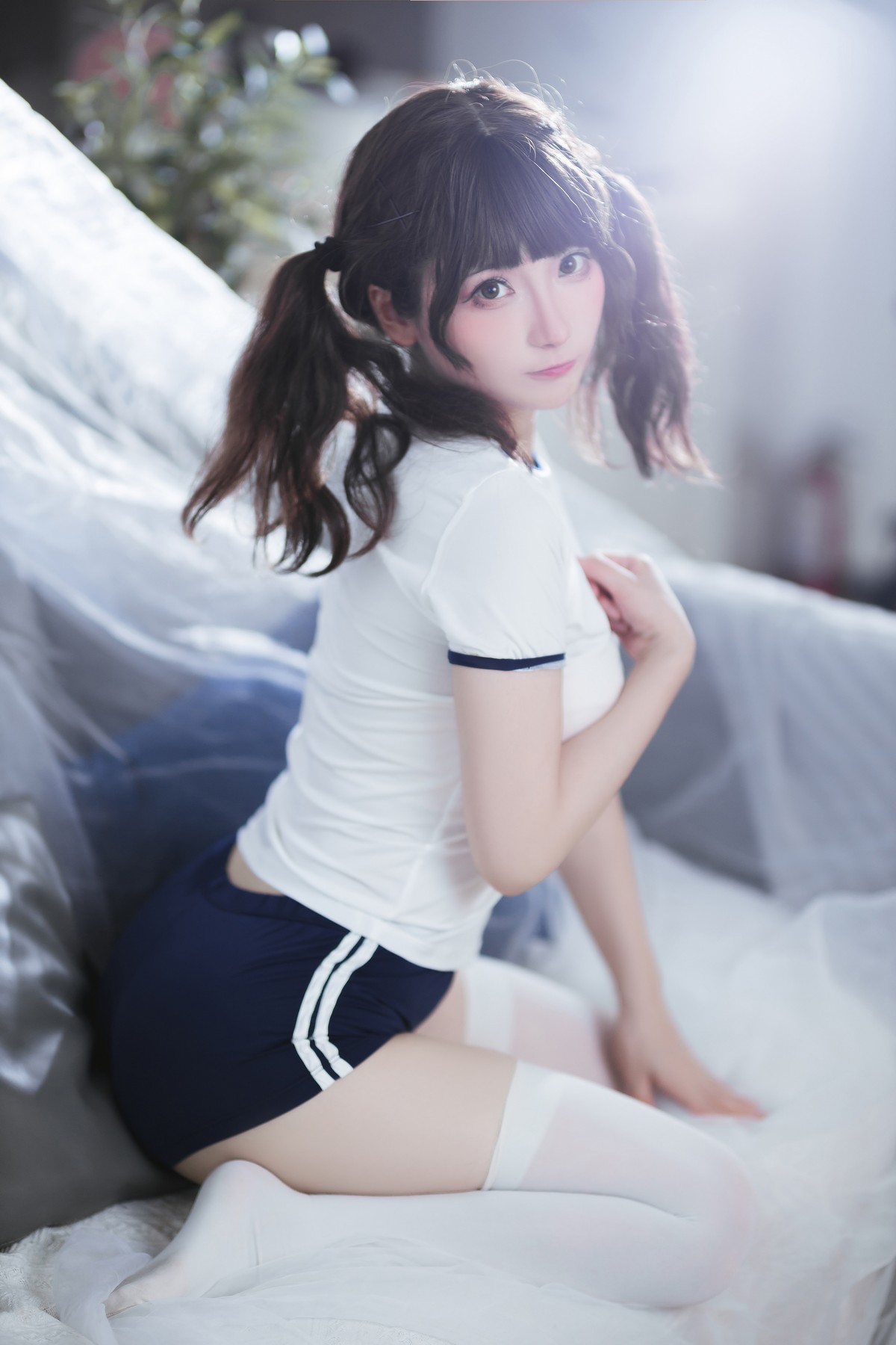 xgyw.top_网络美女是三不是世w束缚主题私房性感紧身运动服半脱秀丰满身材诱惑写真37P