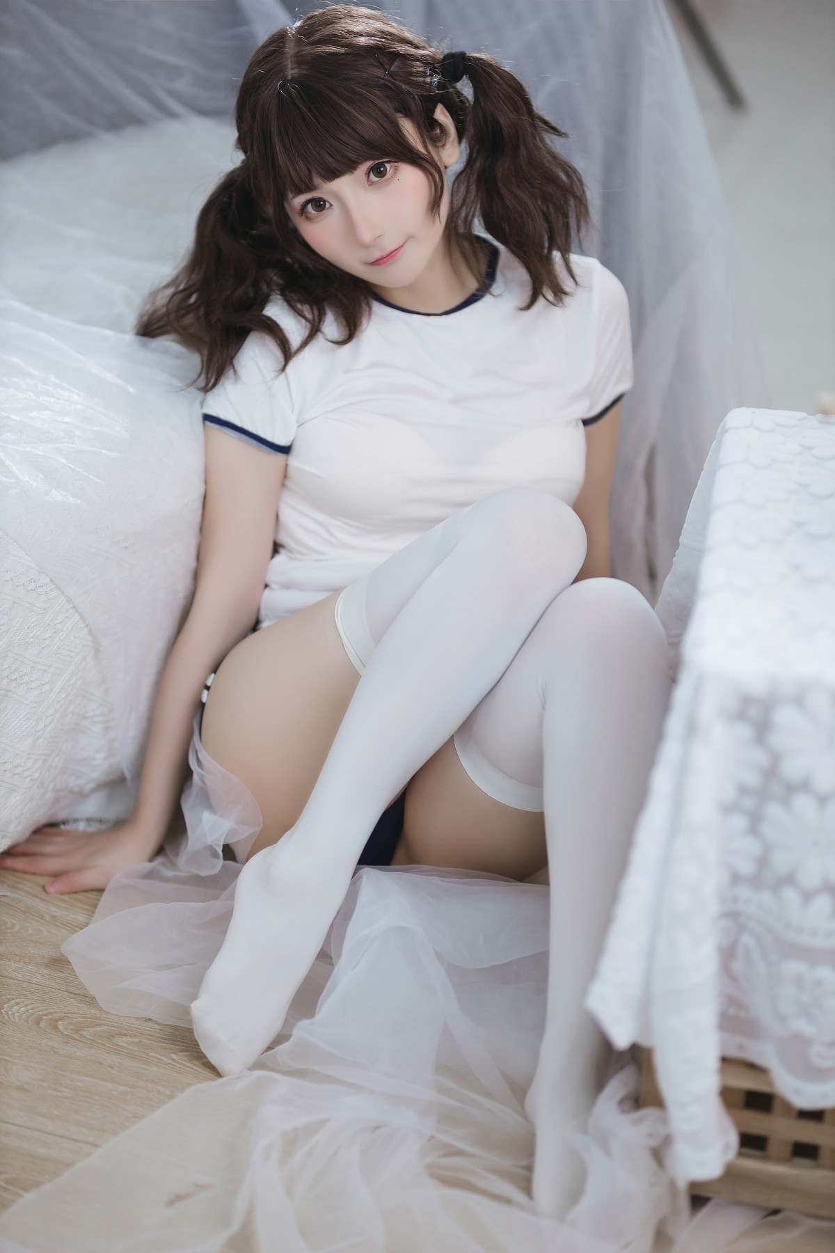 xgyw.top_网络美女是三不是世w束缚主题私房性感紧身运动服半脱秀丰满身材诱惑写真37P