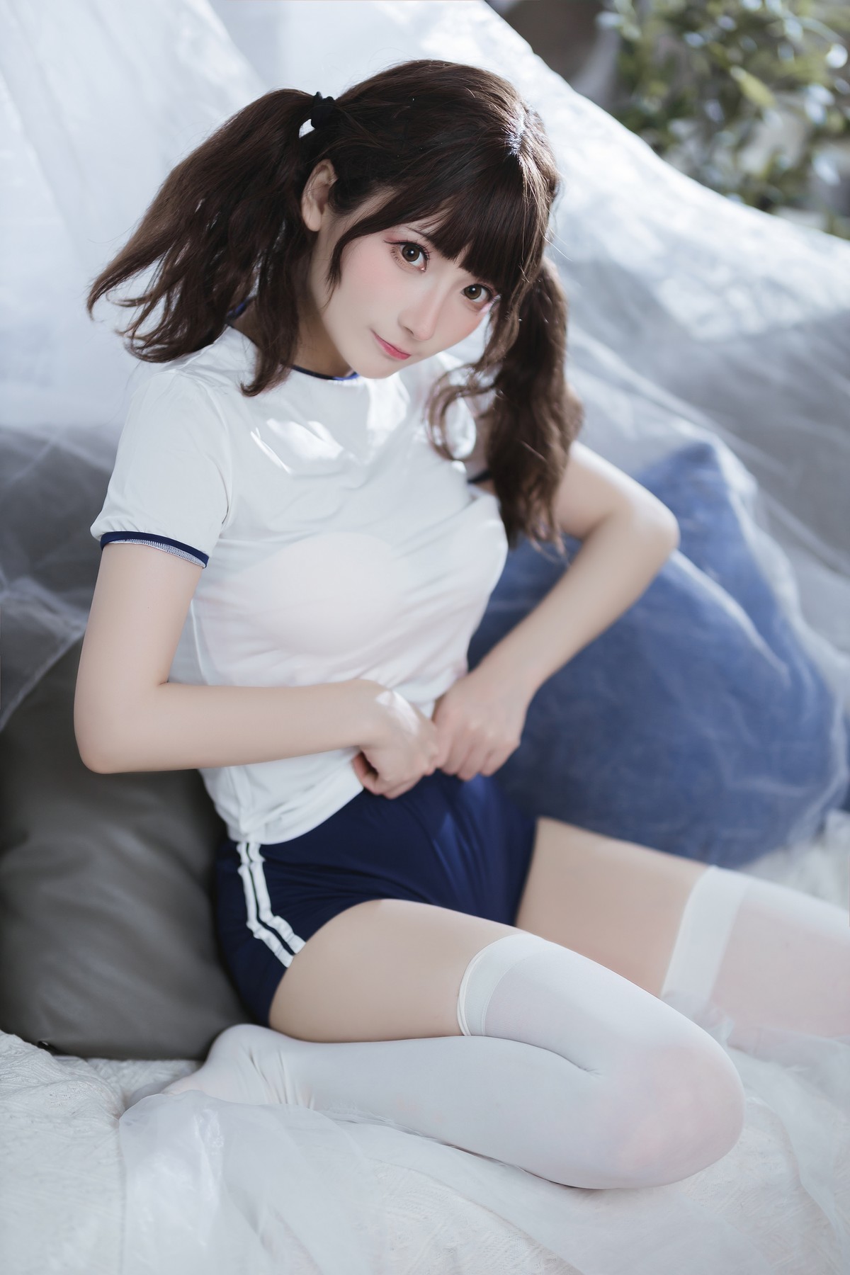 xgyw.top_网络美女是三不是世w束缚主题私房性感紧身运动服半脱秀丰满身材诱惑写真37P