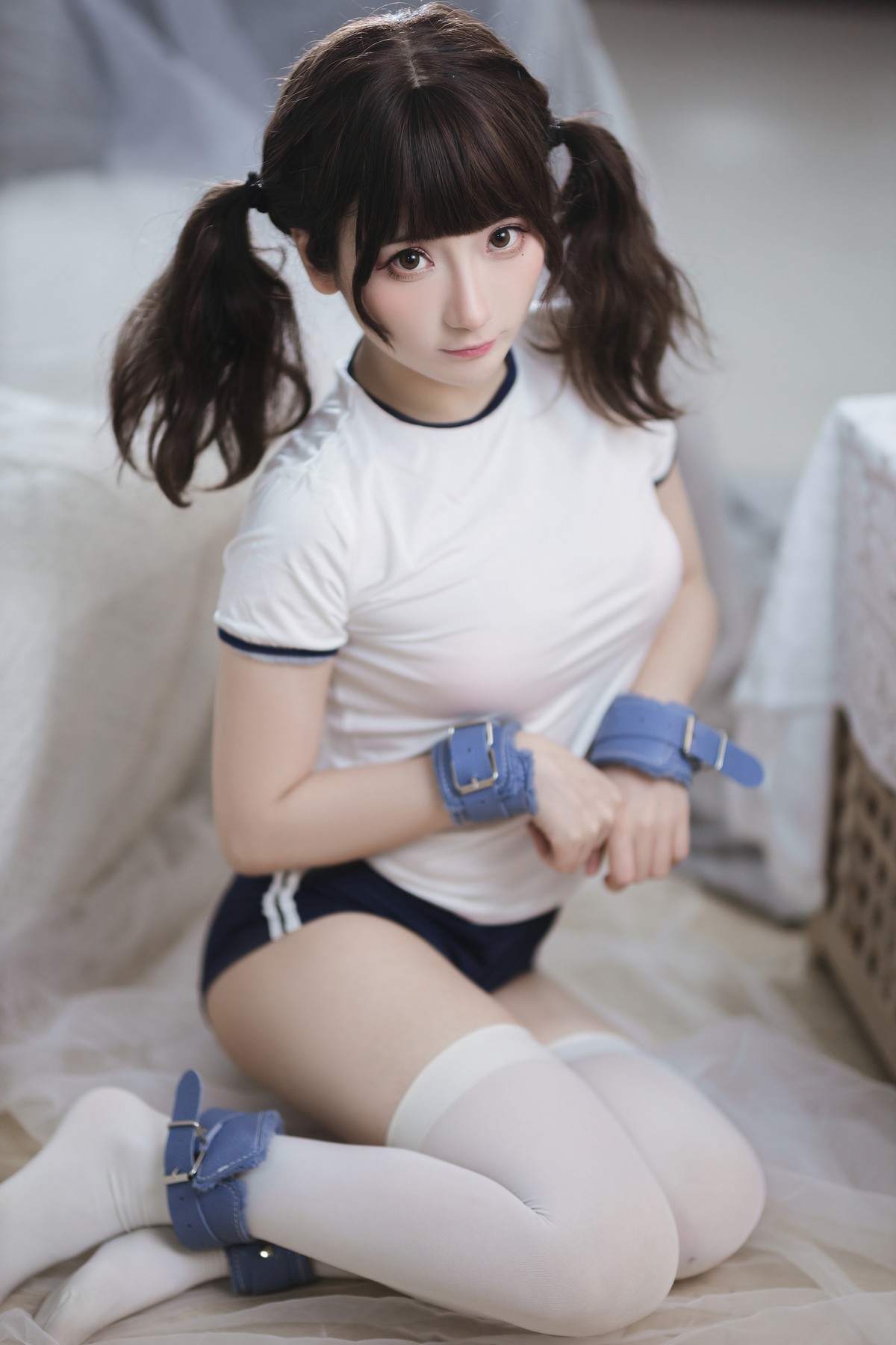 xgyw.top_网络美女是三不是世w束缚主题私房性感紧身运动服半脱秀丰满身材诱惑写真37P