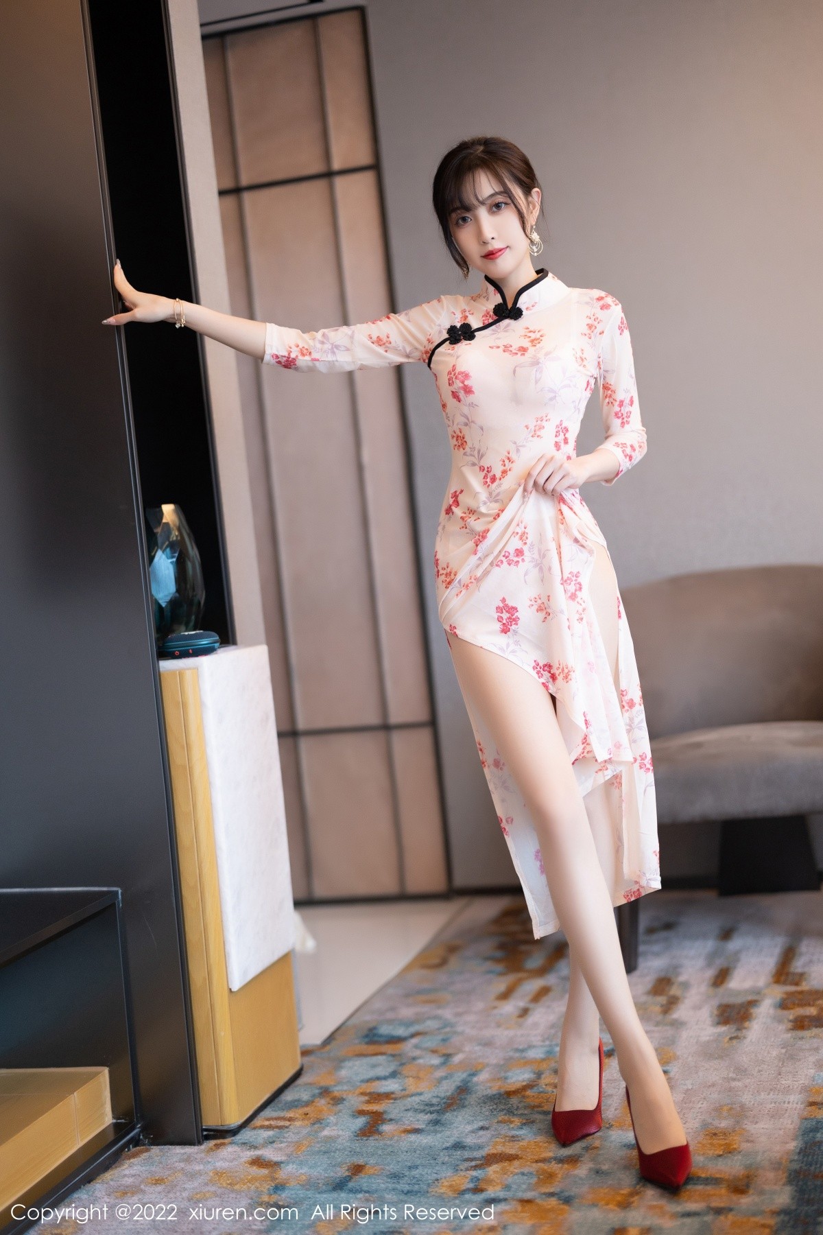 xgyw.top_[XiuRen秀人网]No.5366_模特林星阑厦门旅拍脱轻透旗袍露蕾丝内衣配超薄肉丝诱惑写真84P