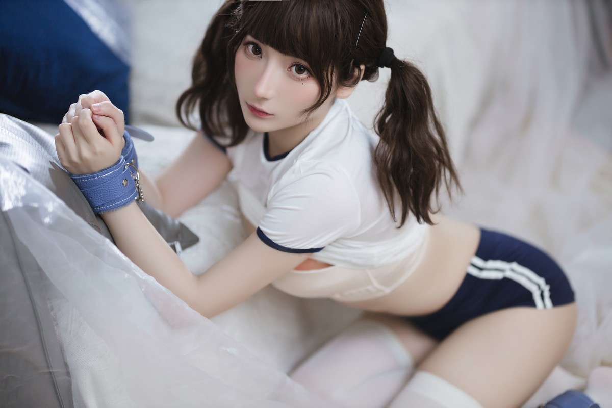 xgyw.top_网络美女是三不是世w束缚主题私房性感紧身运动服半脱秀丰满身材诱惑写真37P