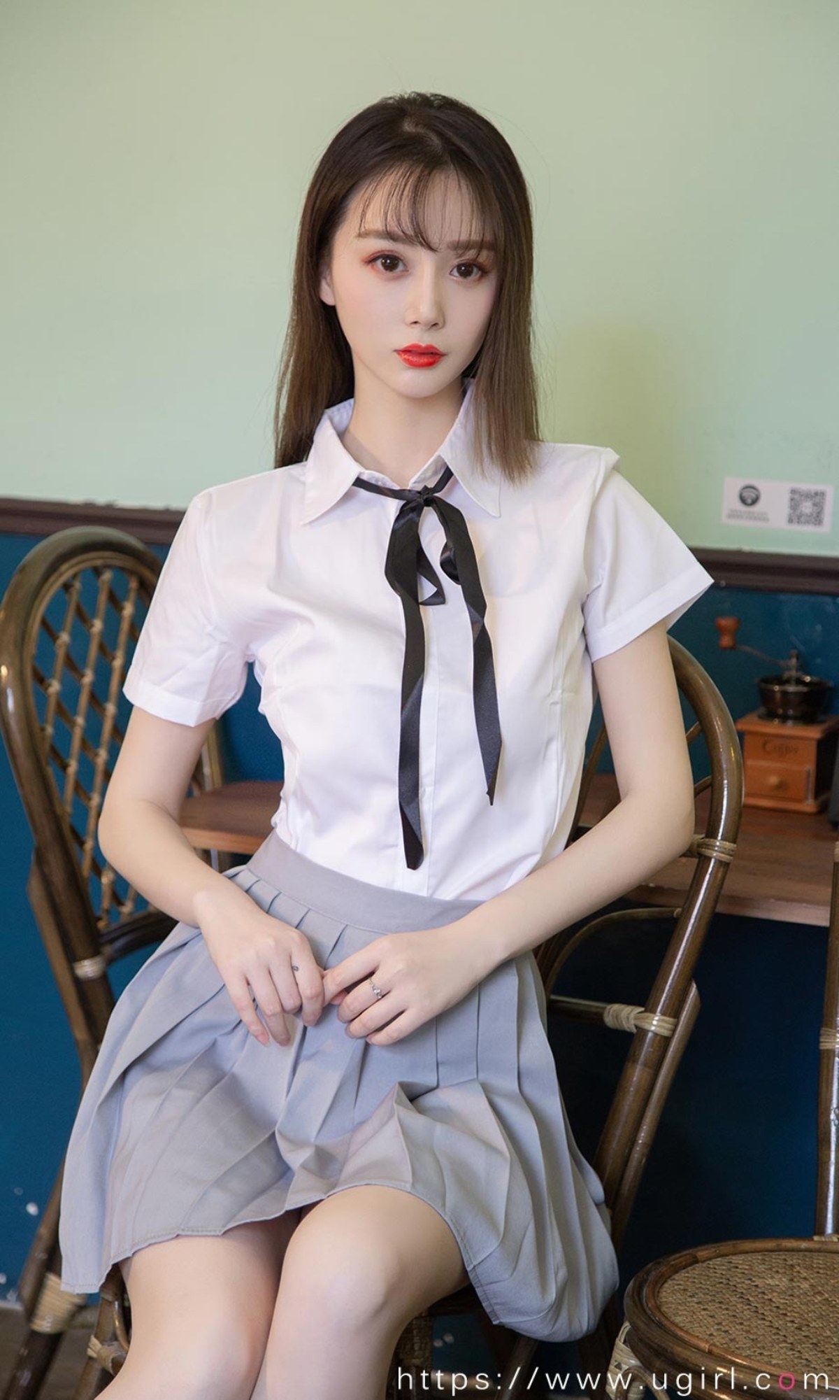xgyw.top_[Ugirls爱尤物]No.2381_模特徐肉肉私房性感JK制服 唐风旗袍秀完美身材诱惑写真35P