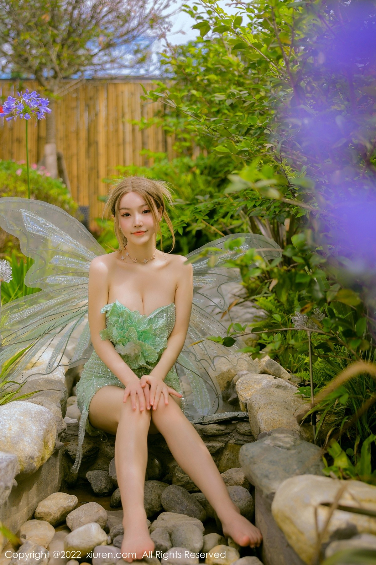 xgyw.top_XiuRen第5382期_女神朱可儿Flora大理旅拍绿色精灵服饰低胸秀傲人豪乳诱惑写真68P