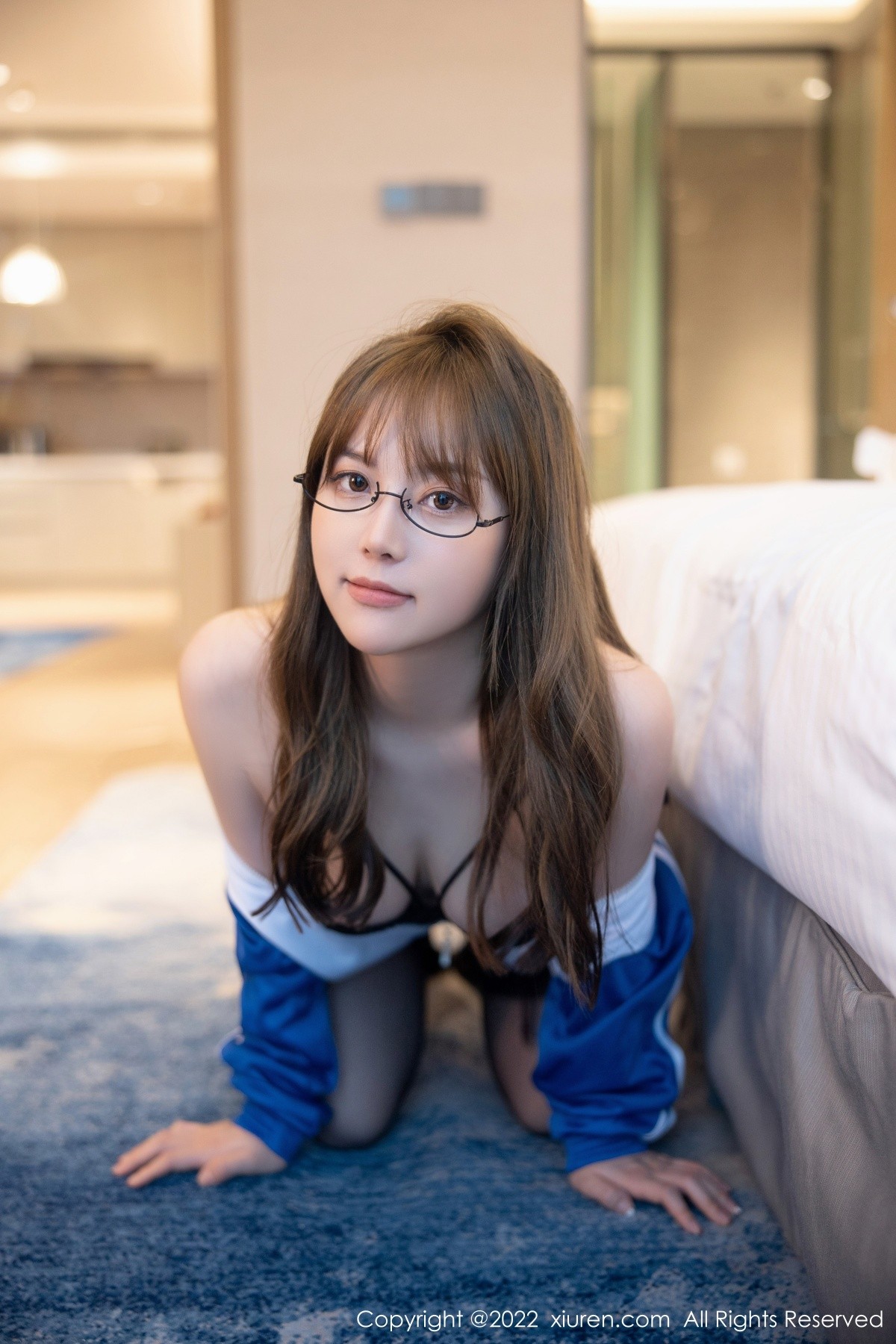 xgyw.top_XiuRen第5377期_模特豆瓣酱性感学妹运动服露黑色蕾丝内衣秀丰满身材诱惑写真90P
