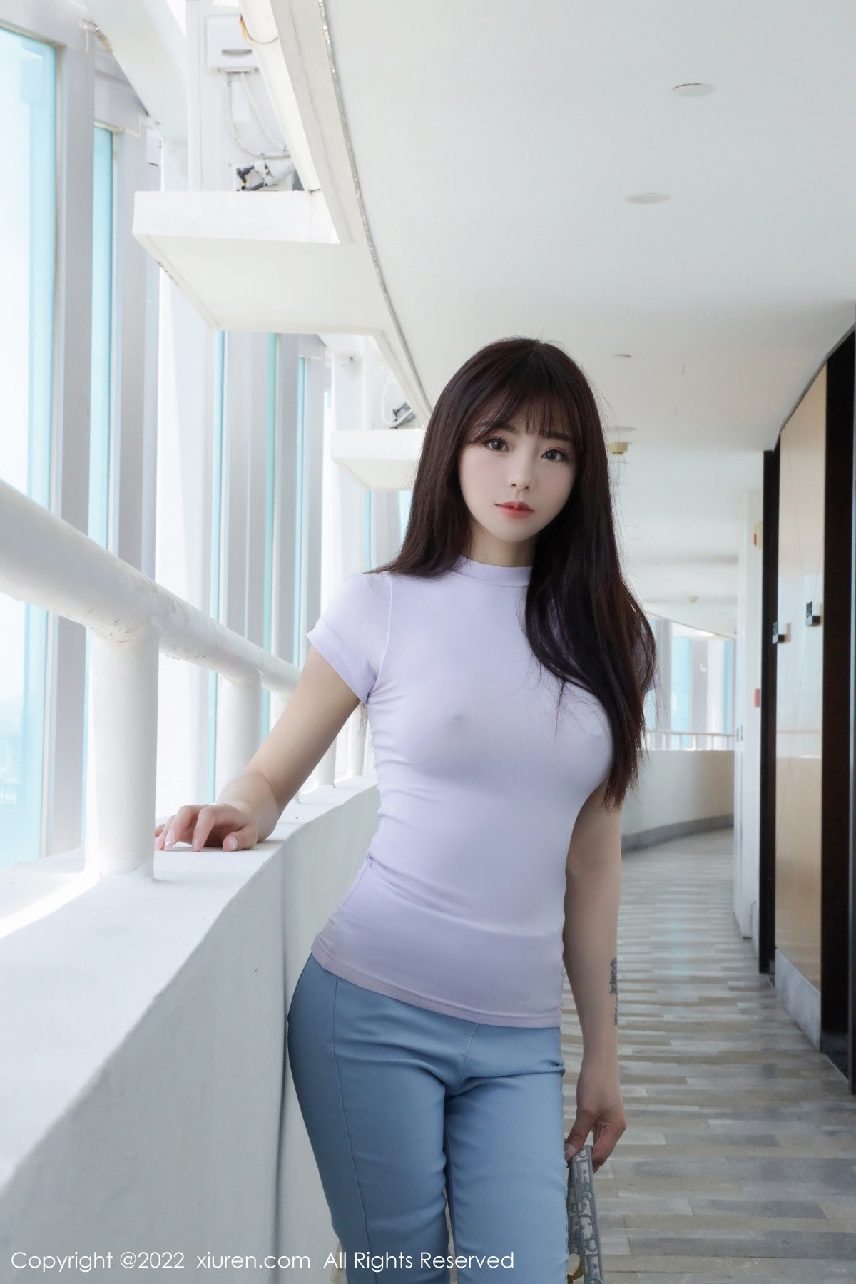 xgyw.top_XiuRen第5384期_模特佘贝拉bella三亚旅拍紫色收身衣配长裤秀完美身材诱惑写真84P