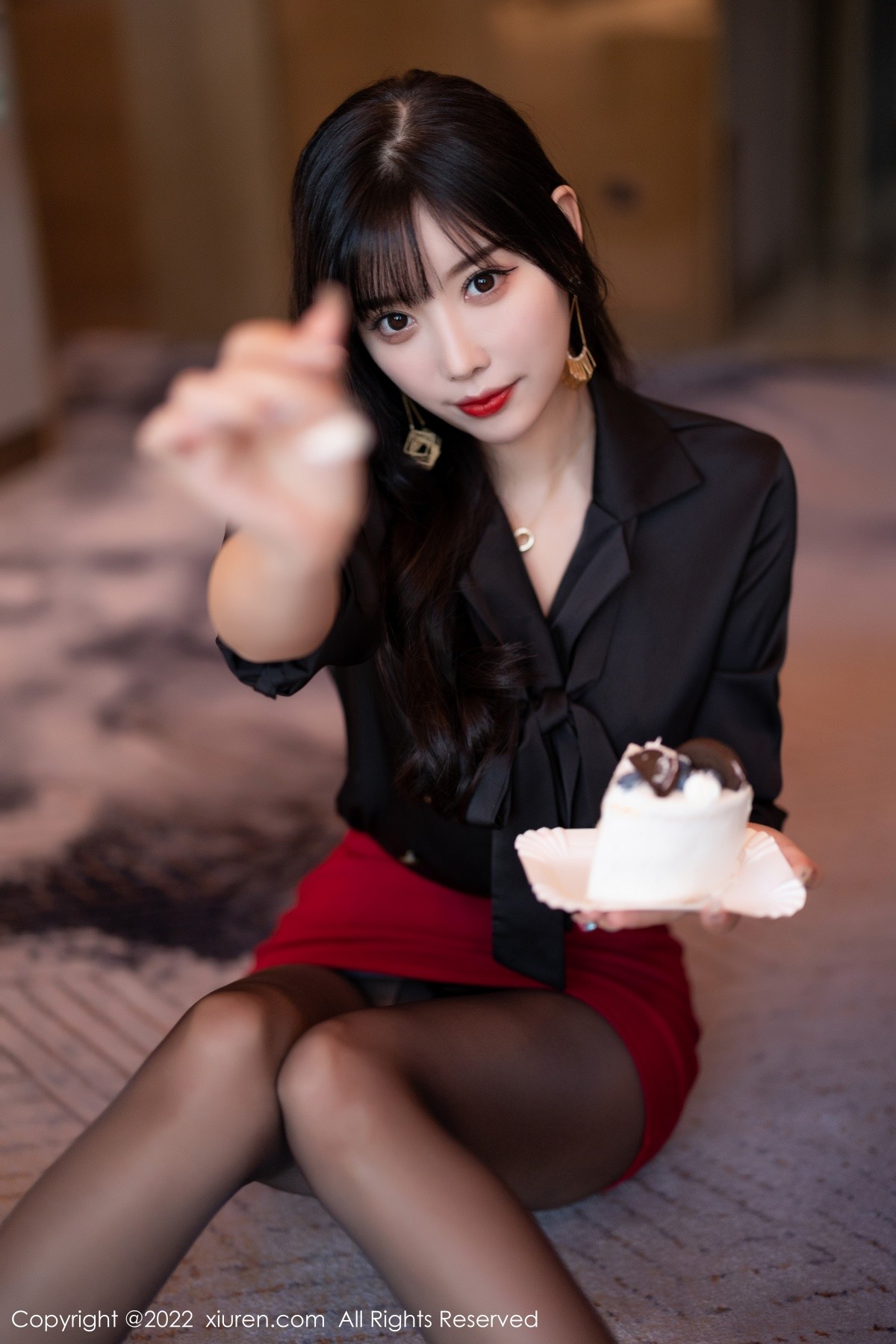 xgyw.top_XiuRen第5390期_女神杨晨晨Yome半脱露轻透蕾丝内衣配超薄无内黑丝诱惑写真82P