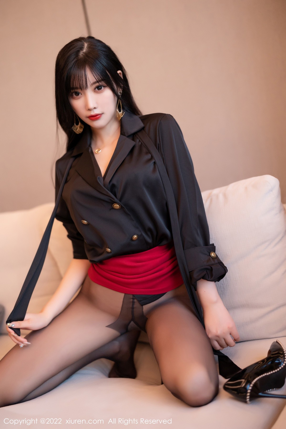 xgyw.top_XiuRen第5390期_女神杨晨晨Yome半脱露轻透蕾丝内衣配超薄无内黑丝诱惑写真82P