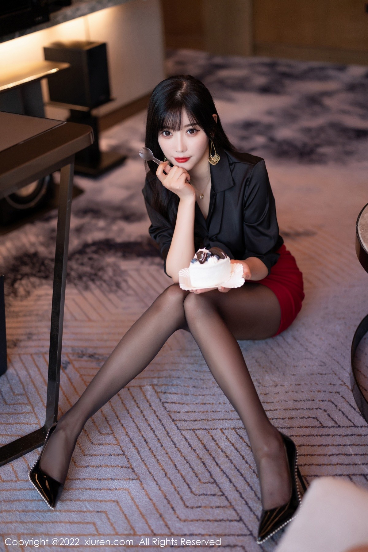 xgyw.top_XiuRen第5390期_女神杨晨晨Yome半脱露轻透蕾丝内衣配超薄无内黑丝诱惑写真82P