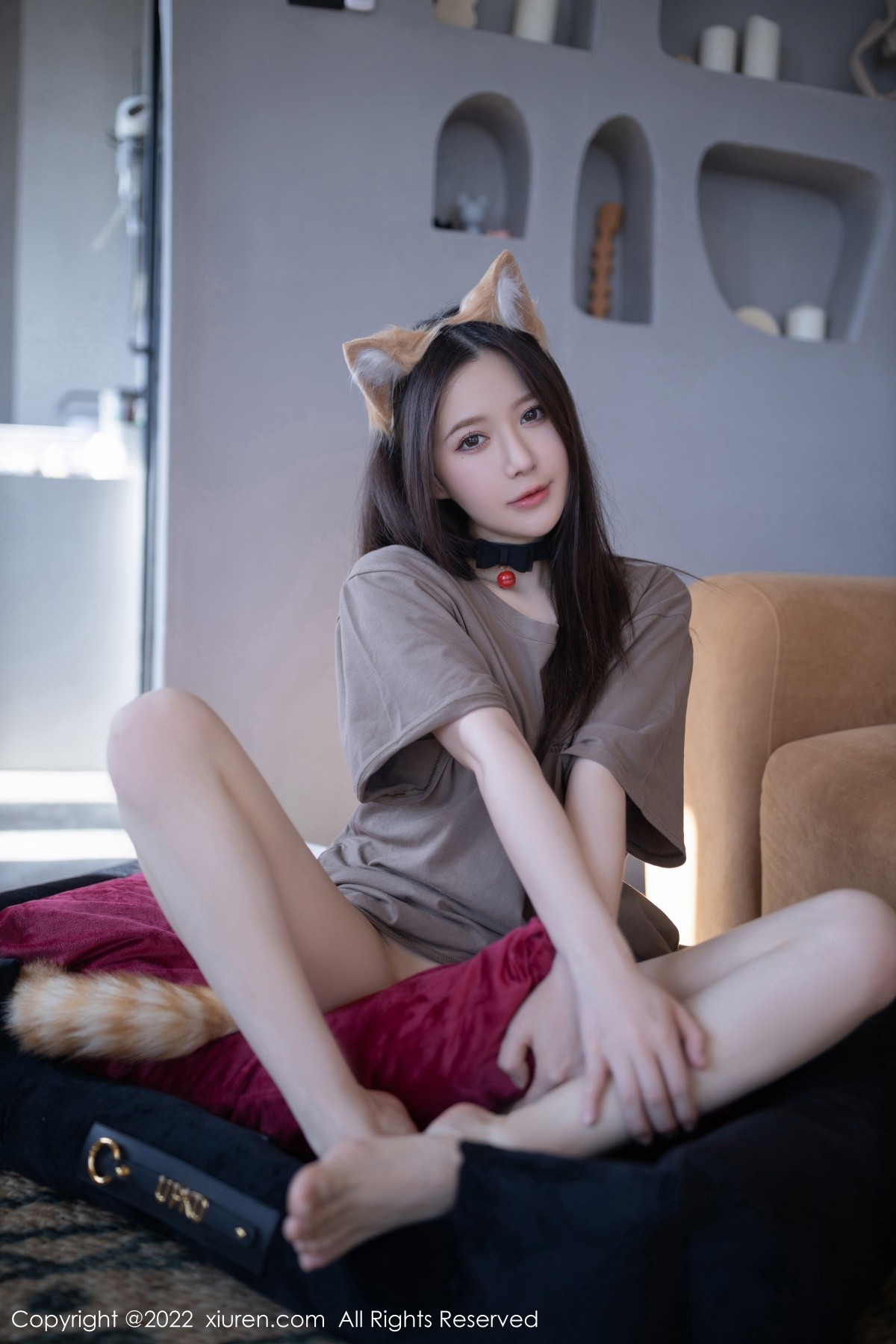 xgyw.top_XiuRen第5395期_模特鱼子酱Fish猫咪装扮主题宽松上衣秀婀娜动人身段诱惑写真75P